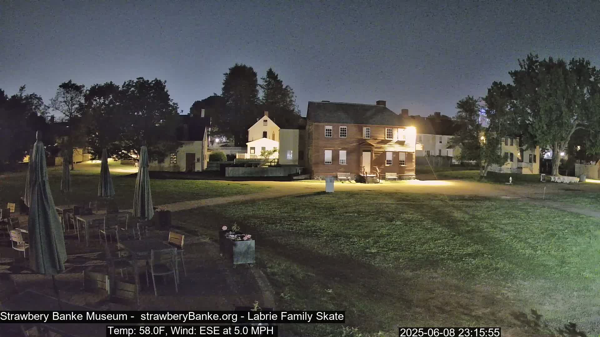  Ice Skating - Patio Cam at Strawbery Banke, Porsmouth , Live Camera, New Hampshire 