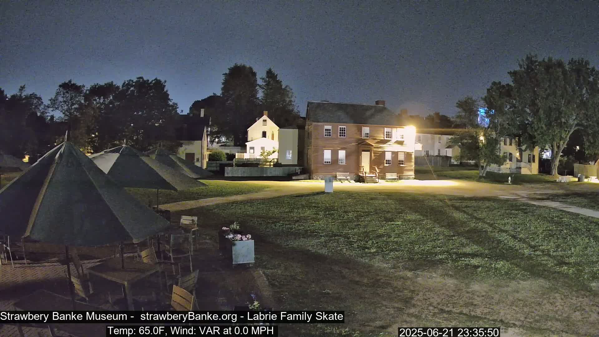  Ice Skating - Patio Cam at Strawbery Banke, Porsmouth , Live Camera, New Hampshire 