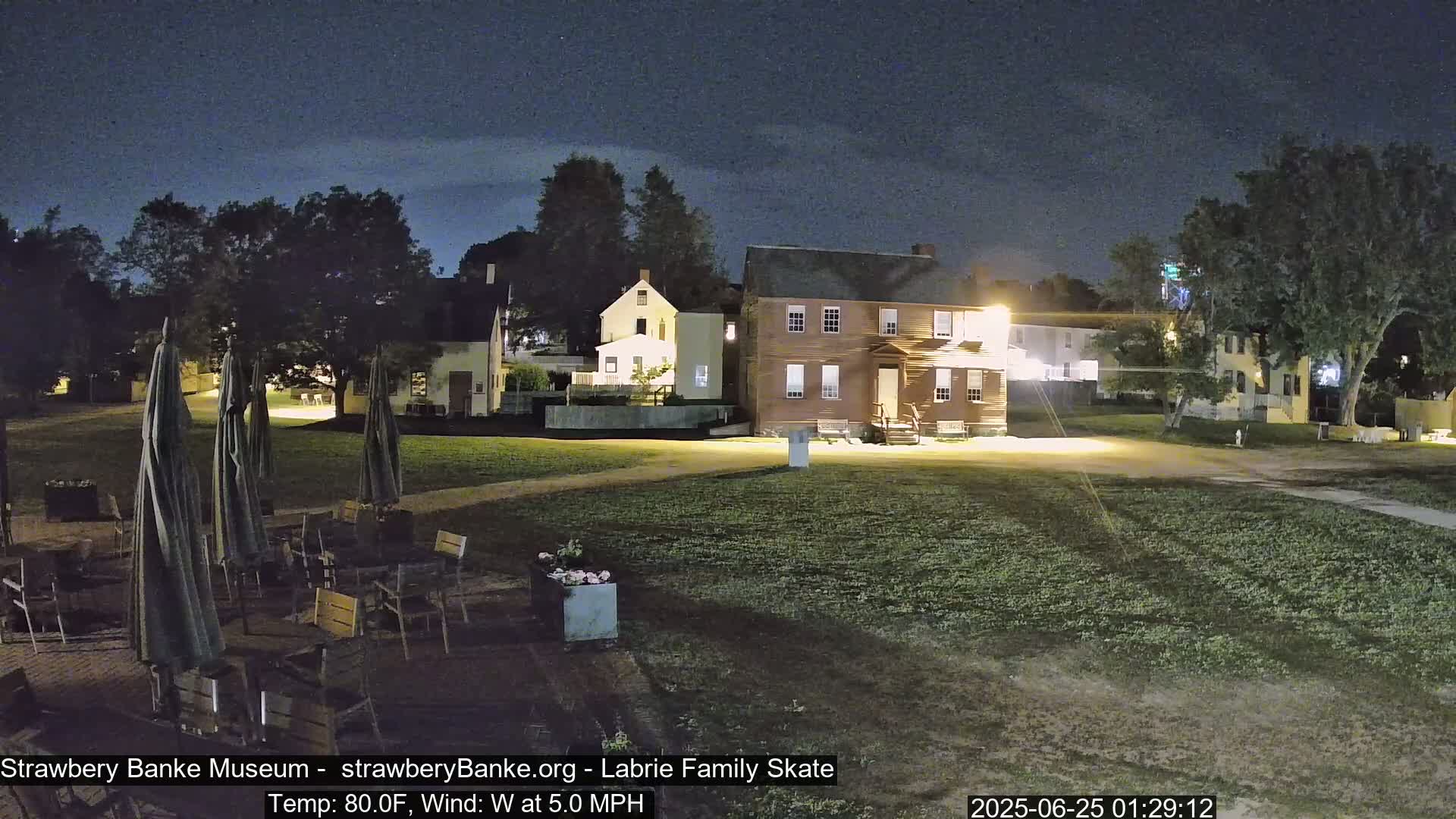  Ice Skating - Patio Cam at Strawbery Banke, Porsmouth , Live Camera, New Hampshire 