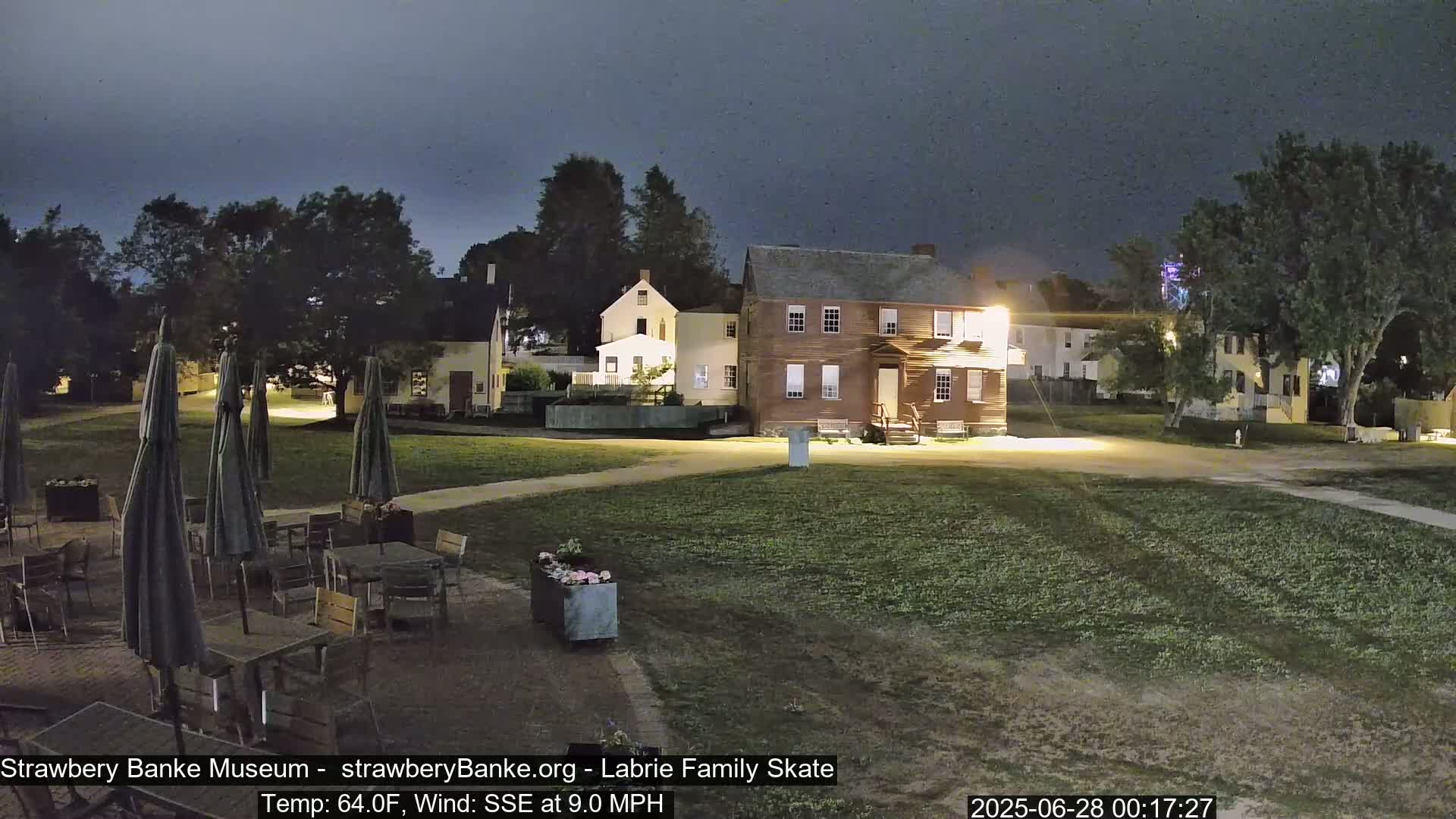  Ice Skating - Patio Cam at Strawbery Banke, Porsmouth , Live Camera, New Hampshire 