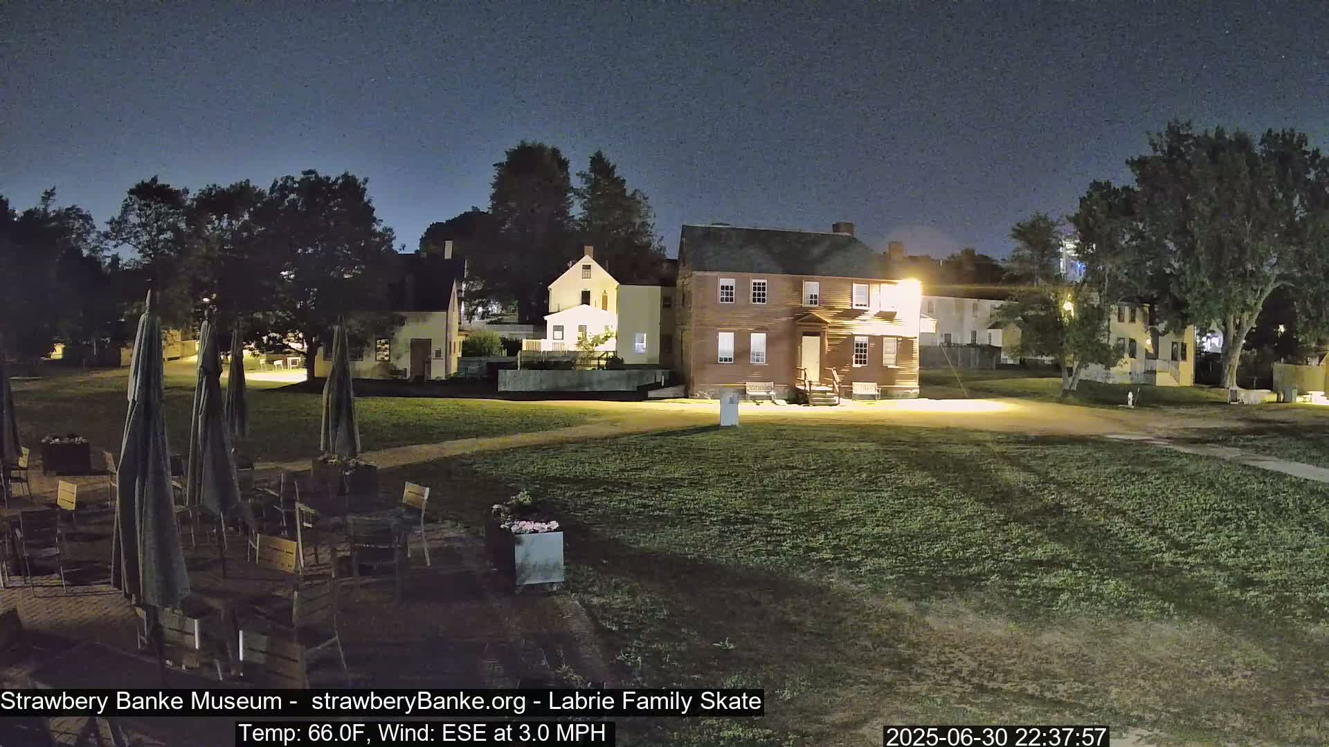  Ice Skating - Patio Cam at Strawbery Banke, Porsmouth , Live Camera, New Hampshire 