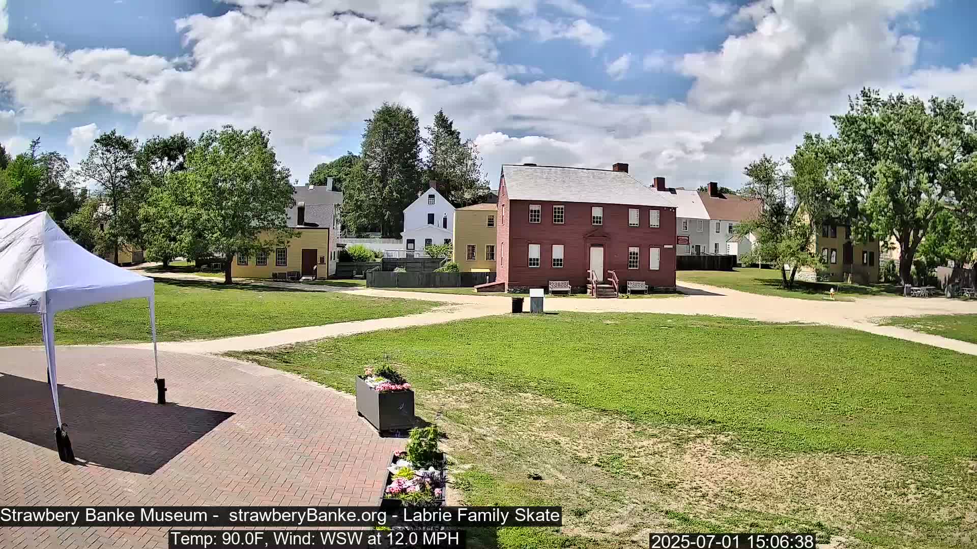  Ice Skating - Patio Cam at Strawbery Banke, Porsmouth , Live Camera, New Hampshire 