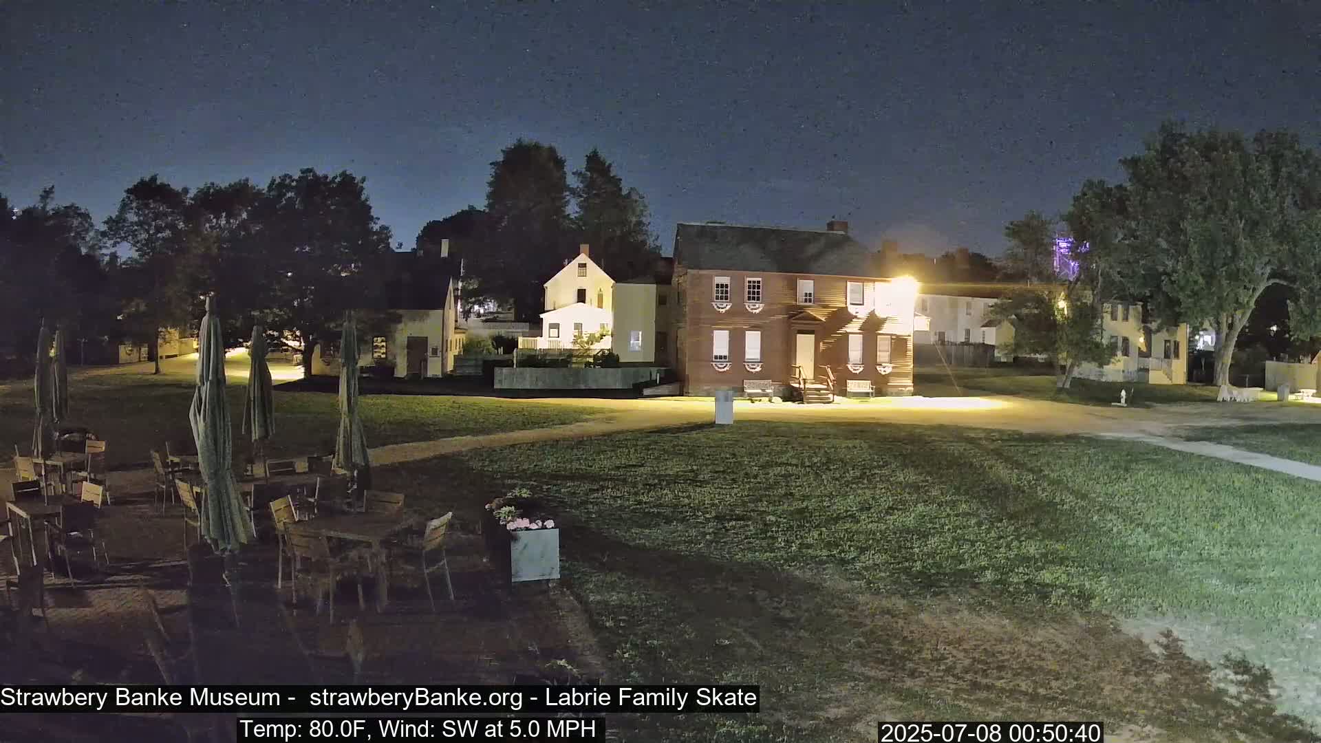  Ice Skating - Patio Cam at Strawbery Banke, Porsmouth , Live Camera, New Hampshire 