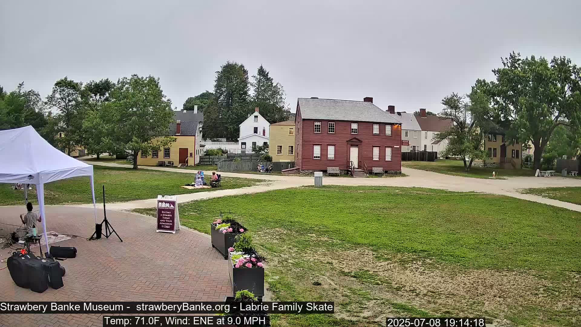  Ice Skating - Patio Cam at Strawbery Banke, Porsmouth , Live Camera, New Hampshire 