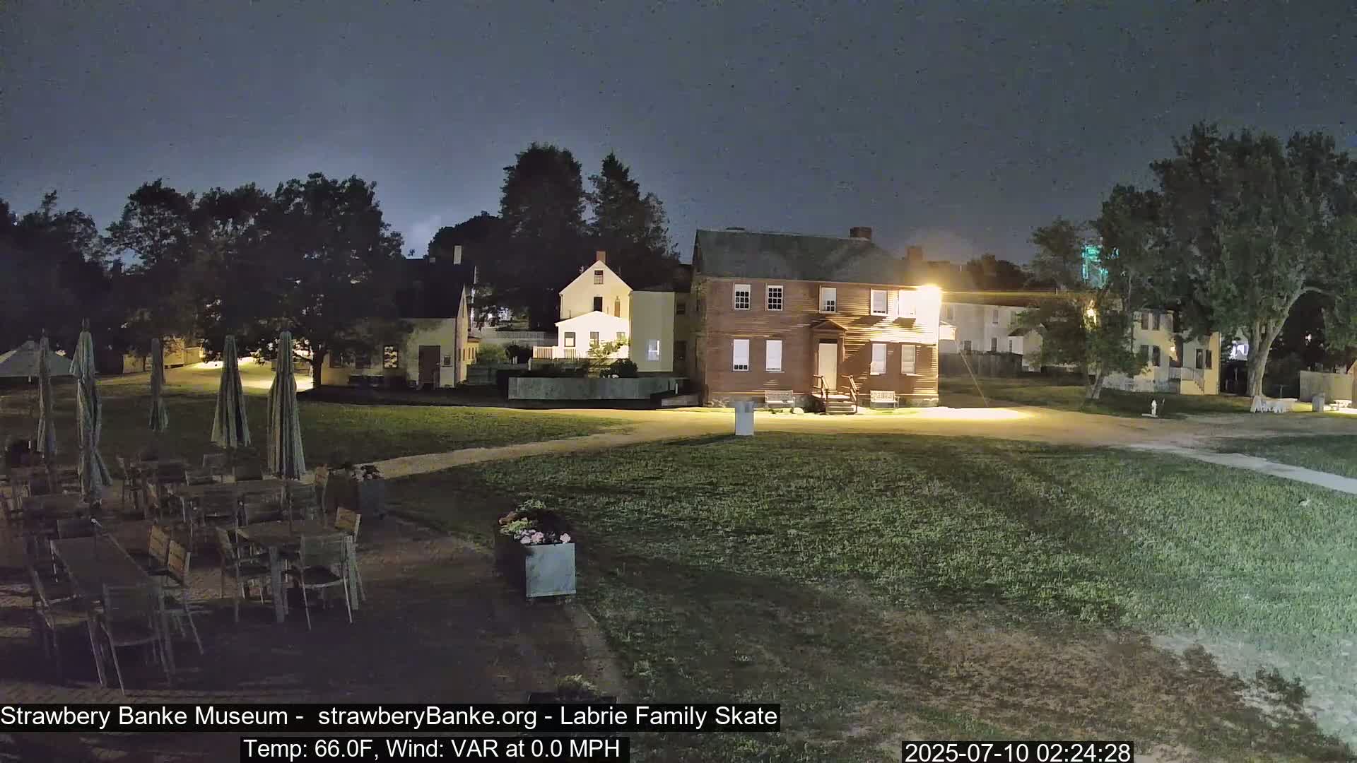  Ice Skating - Patio Cam at Strawbery Banke, Porsmouth , Live Camera, New Hampshire 