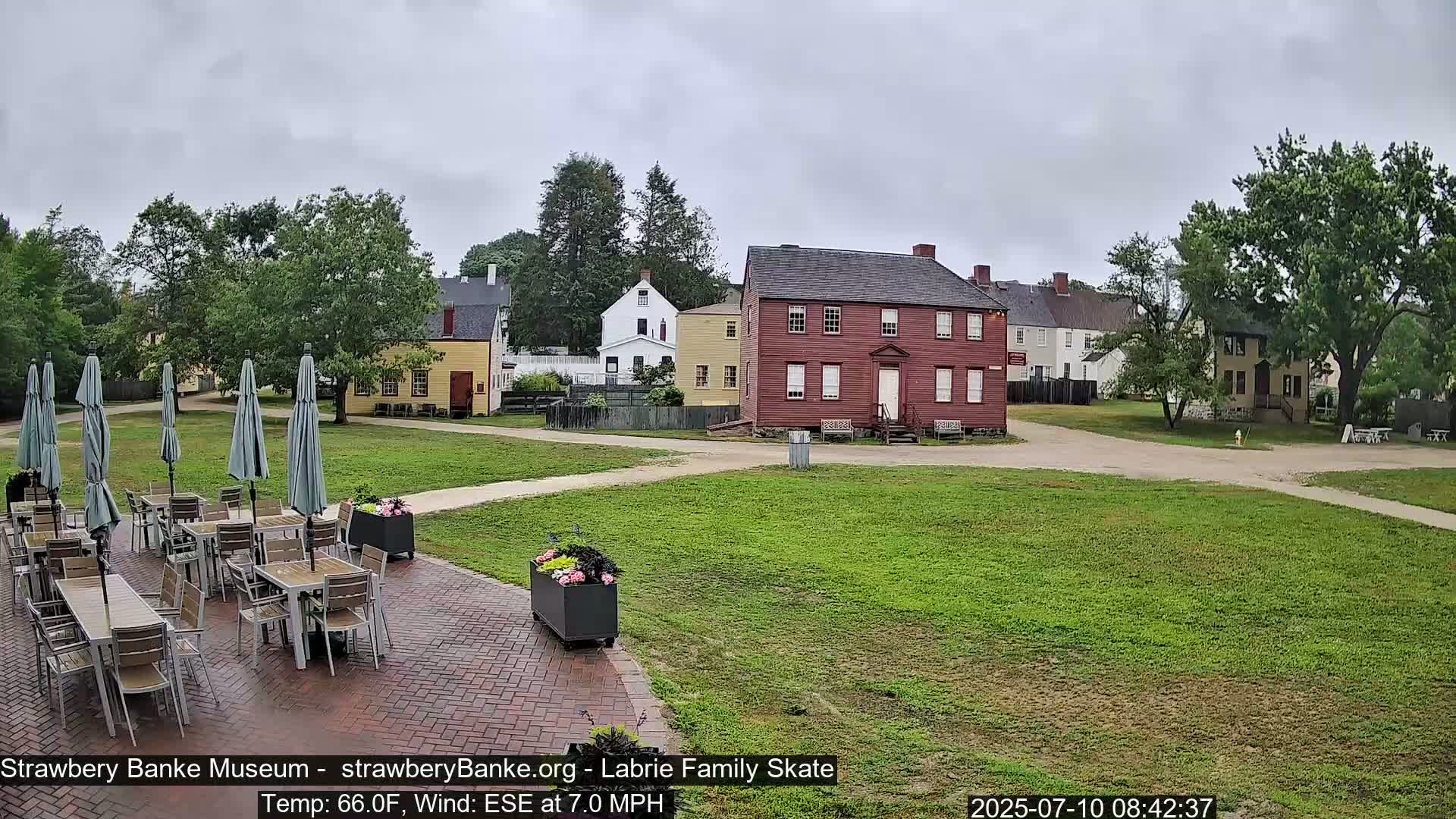  Ice Skating - Patio Cam at Strawbery Banke, Porsmouth , Live Camera, New Hampshire 