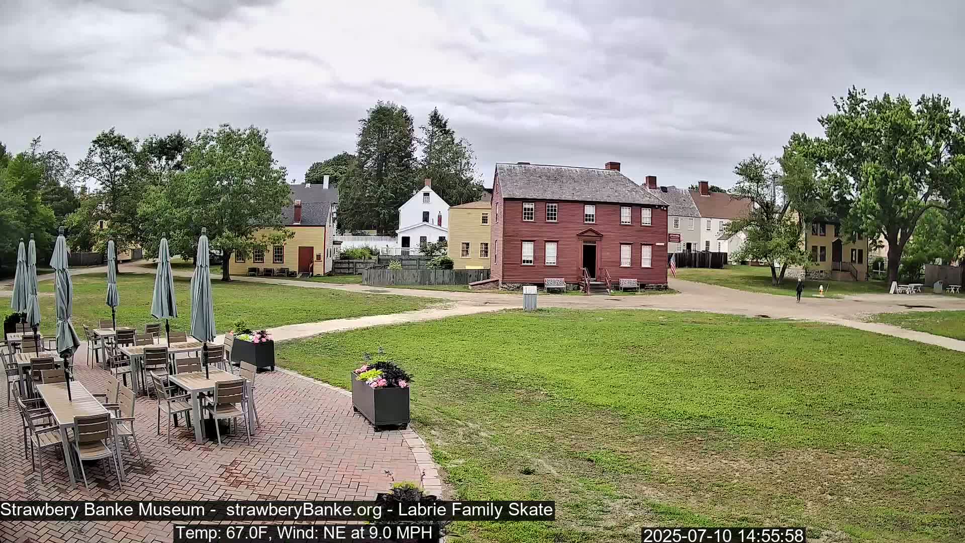  Ice Skating - Patio Cam at Strawbery Banke, Porsmouth , Live Camera, New Hampshire 