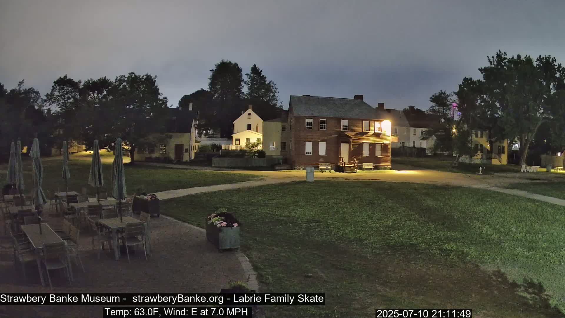  Ice Skating - Patio Cam at Strawbery Banke, Porsmouth , Live Camera, New Hampshire 