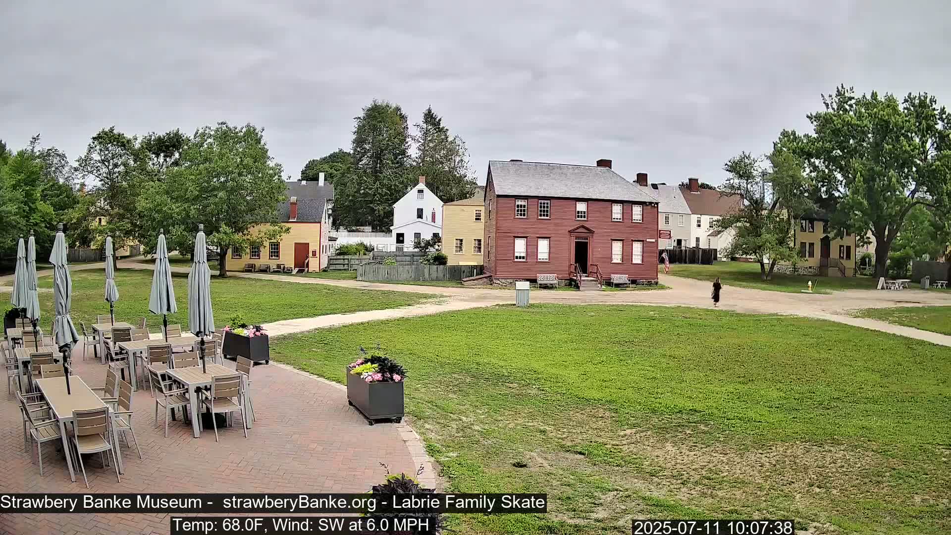 Ice Skating - Patio Cam at Strawbery Banke, Porsmouth , Live Camera, New Hampshire 