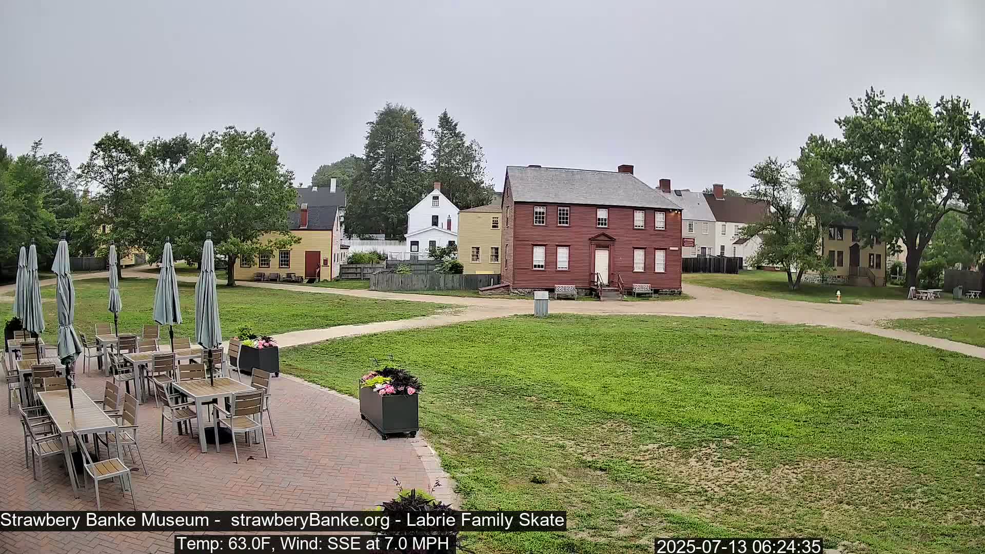  Ice Skating - Patio Cam at Strawbery Banke, Porsmouth , Live Camera, New Hampshire 