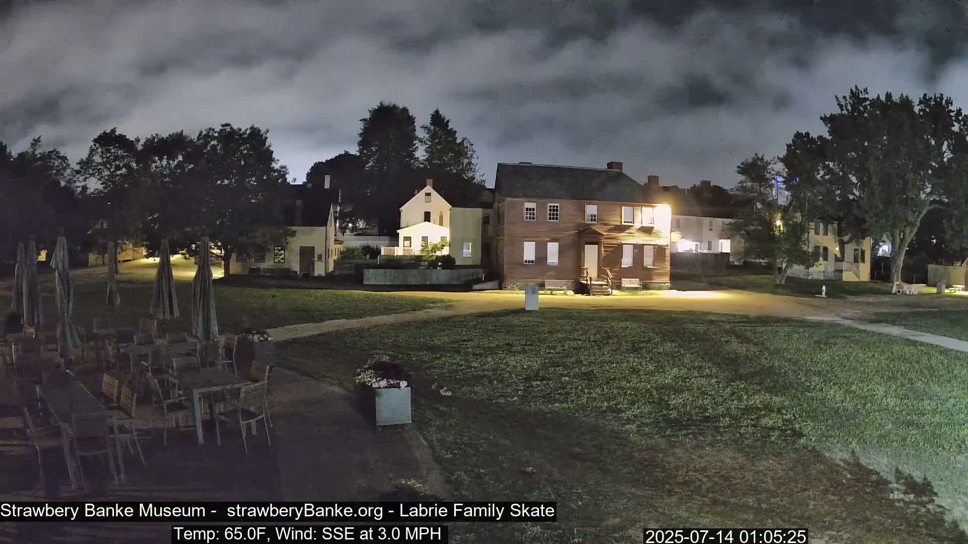  Ice Skating - Patio Cam at Strawbery Banke, Porsmouth , Live Camera, New Hampshire 