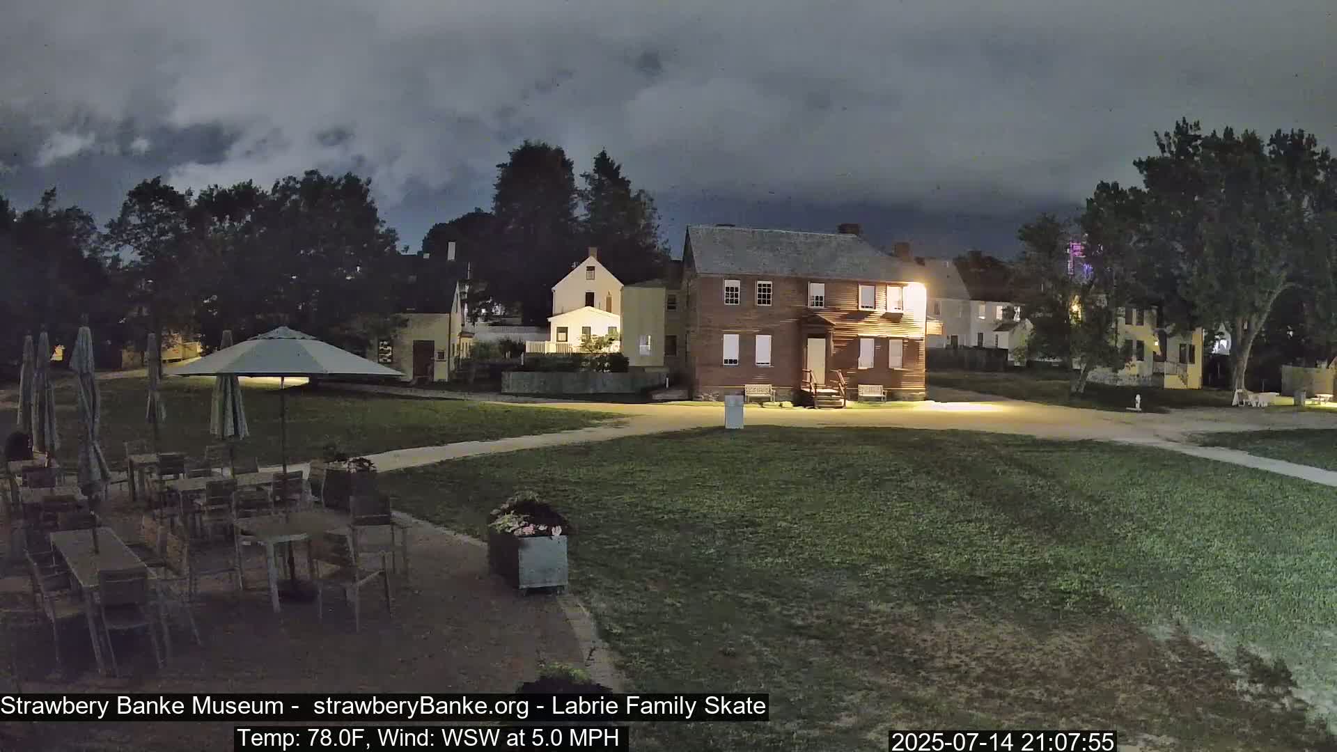  Ice Skating - Patio Cam at Strawbery Banke, Porsmouth , Live Camera, New Hampshire 