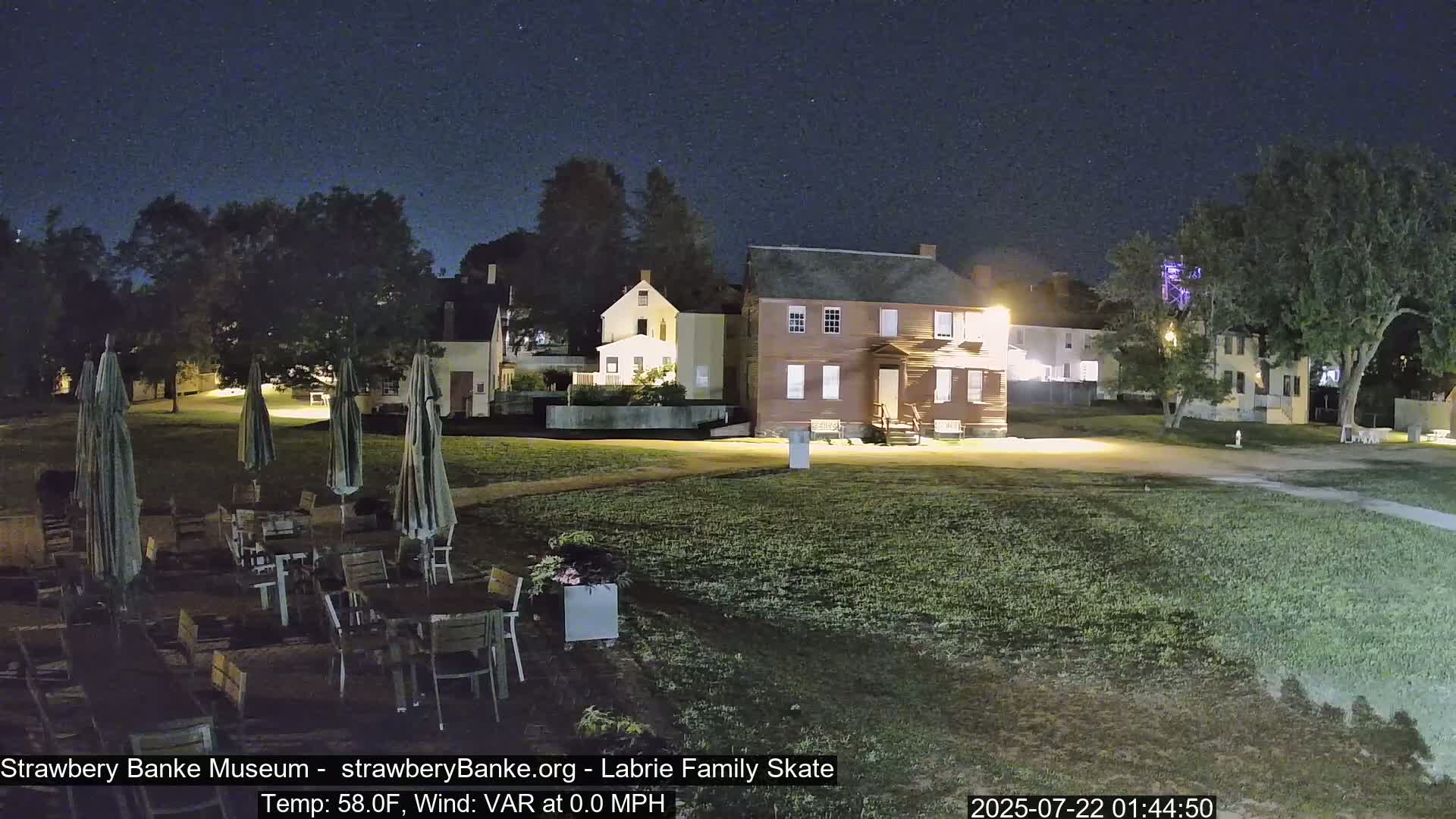  Ice Skating - Patio Cam at Strawbery Banke, Porsmouth , Live Camera, New Hampshire 