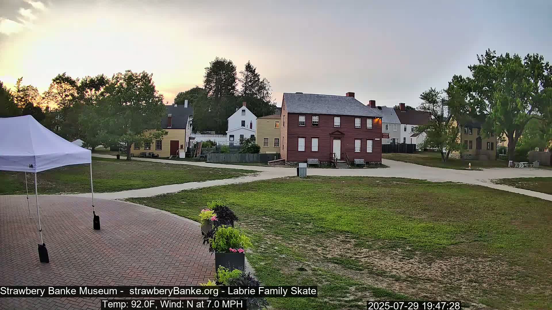  Ice Skating - Patio Cam at Strawbery Banke, Porsmouth , Live Camera, New Hampshire 