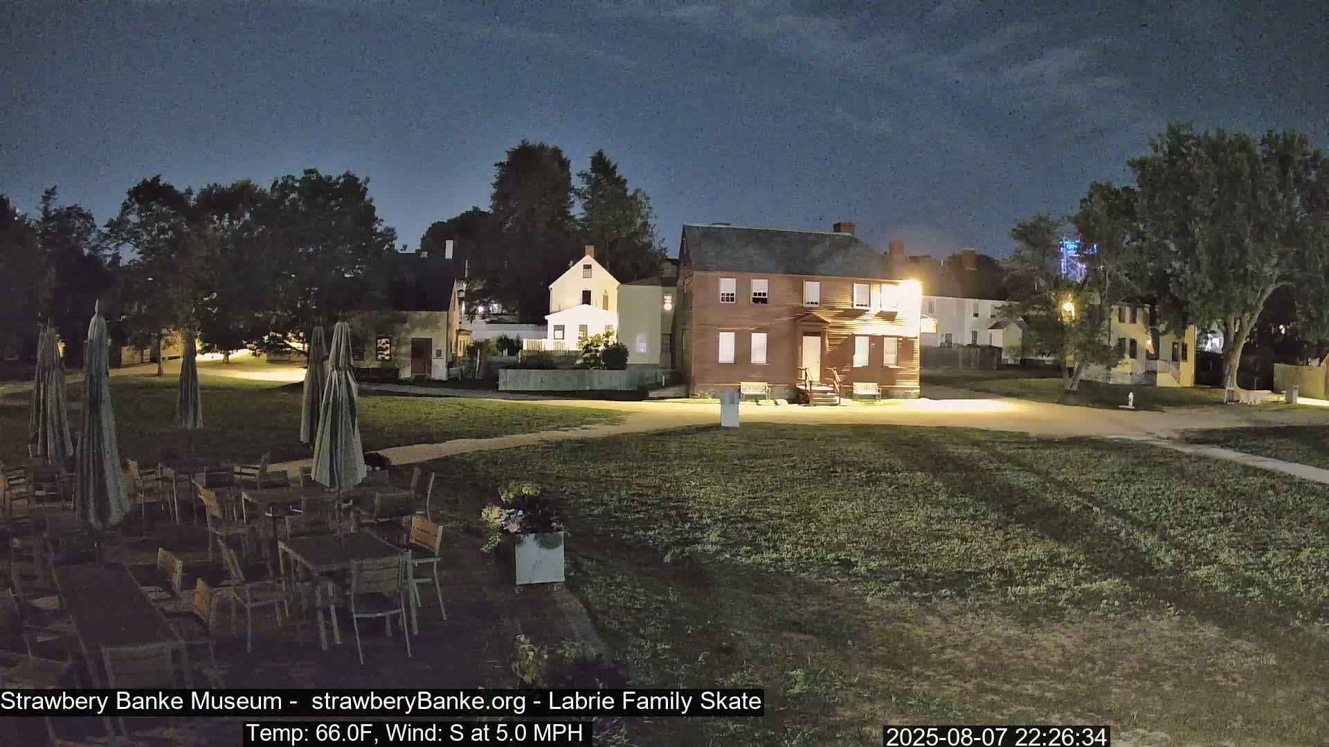  Ice Skating - Patio Cam at Strawbery Banke, Porsmouth , Live Camera, New Hampshire 