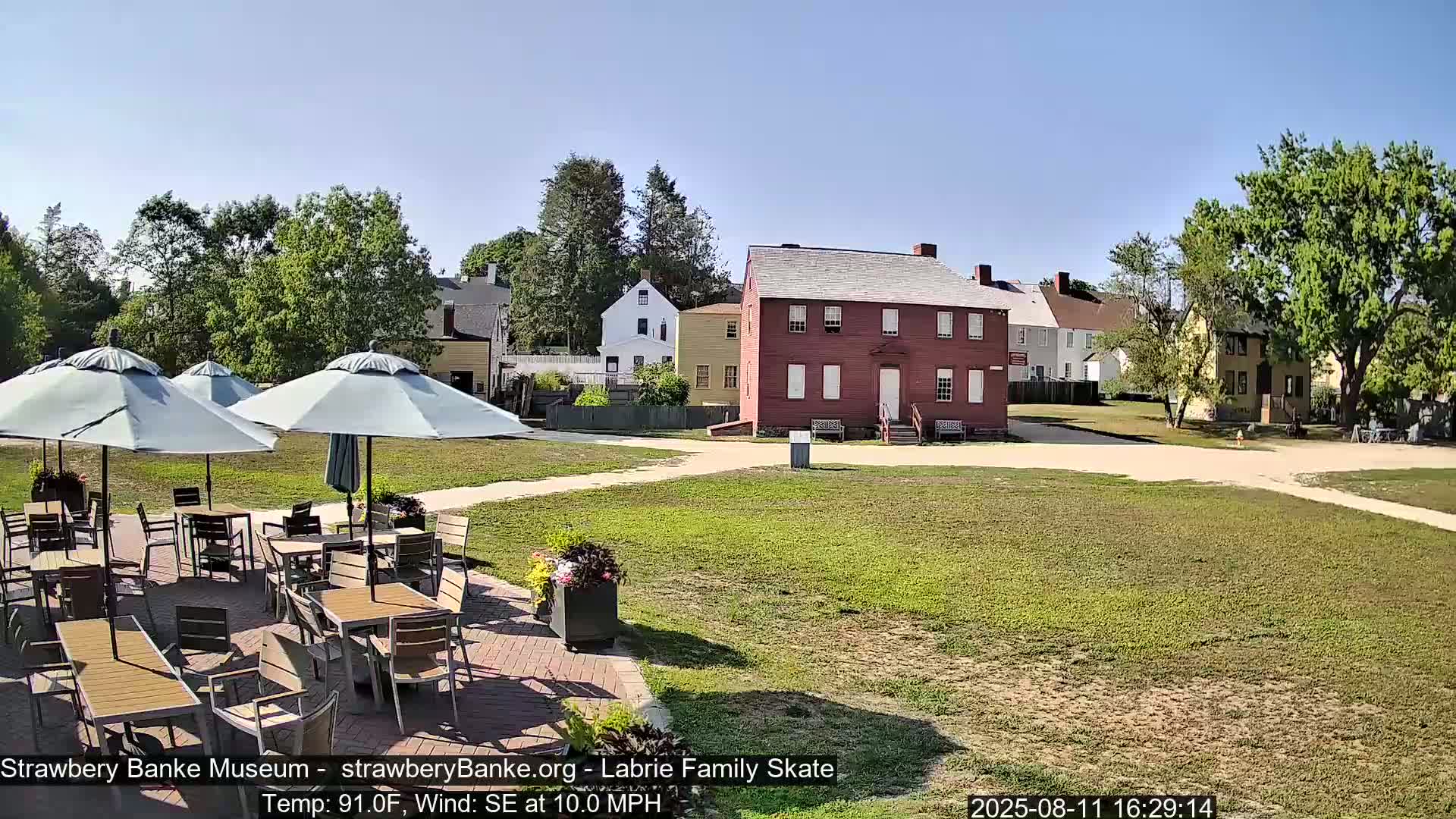  Ice Skating - Patio Cam at Strawbery Banke, Porsmouth , Live Camera, New Hampshire 