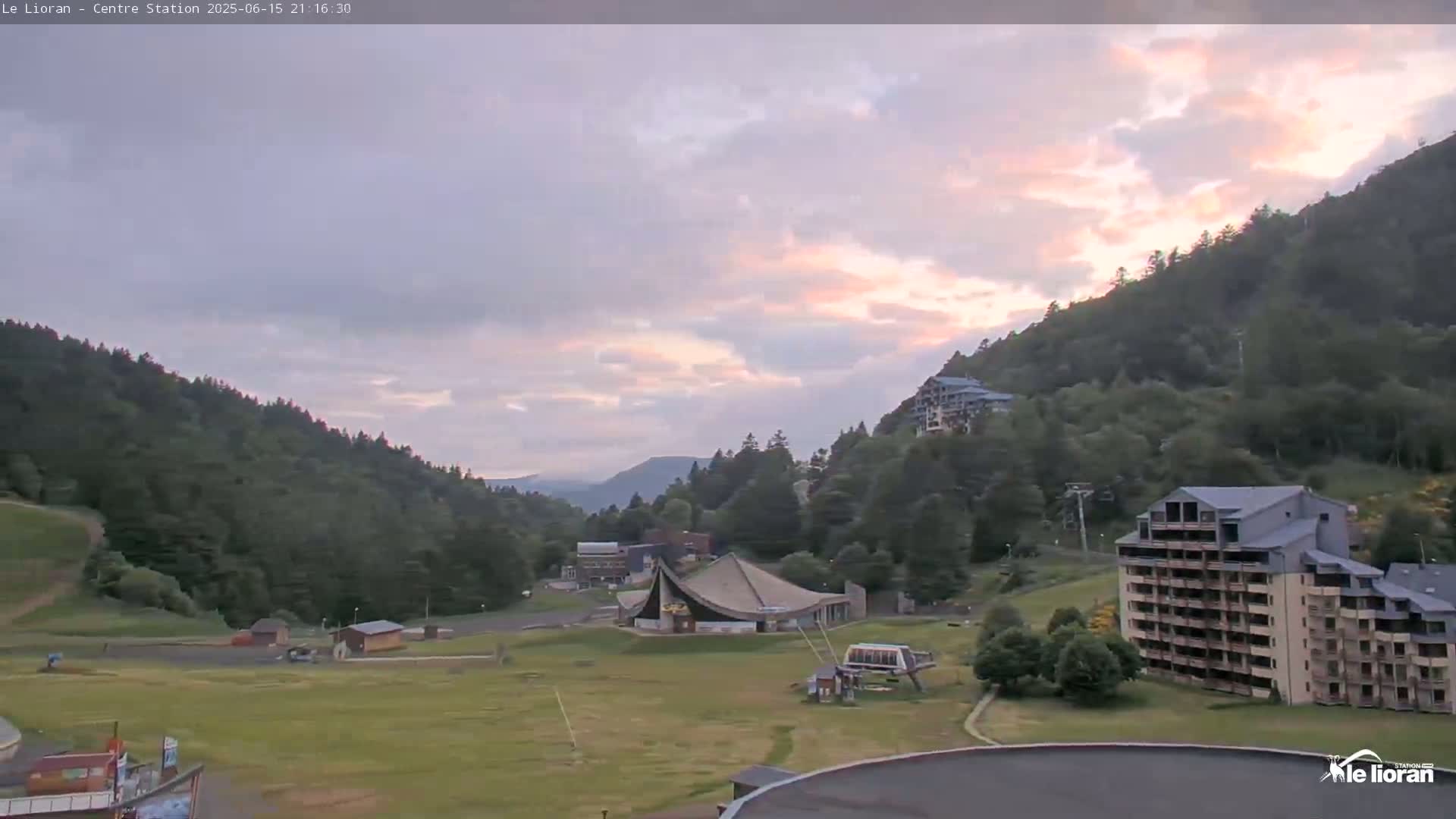 Le Lioran Ski Slopes Live Cam - Laveissiere, Cantal, Auvergne-Rhone-Alpes, France