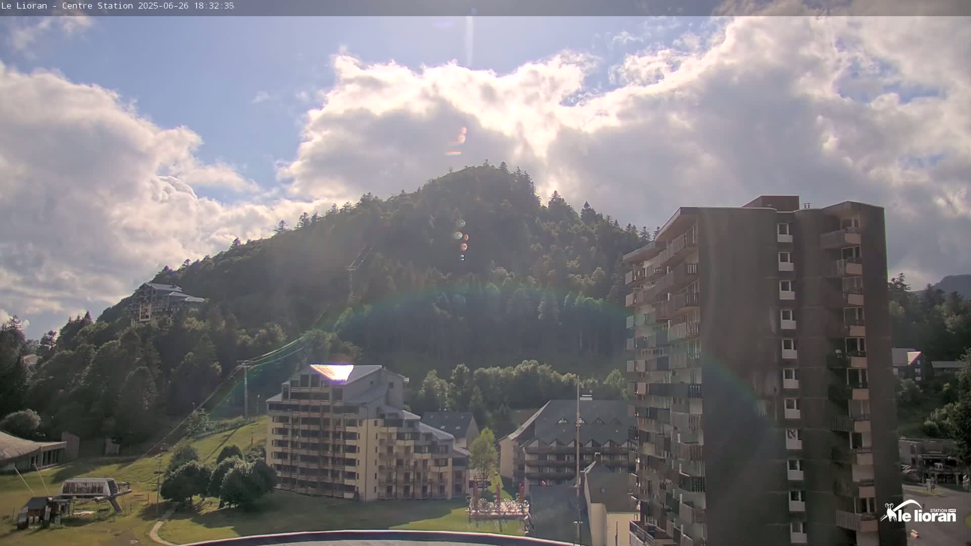 Le Lioran Ski Slopes Live Cam - Laveissiere, Cantal, Auvergne-Rhone-Alpes, France