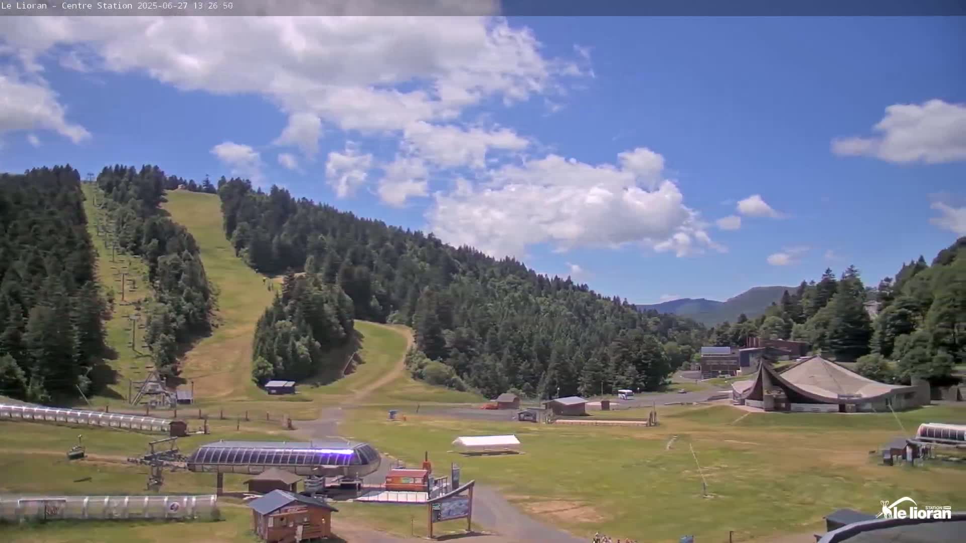 Le Lioran Ski Slopes Live Cam - Laveissiere, Cantal, Auvergne-Rhone-Alpes, France