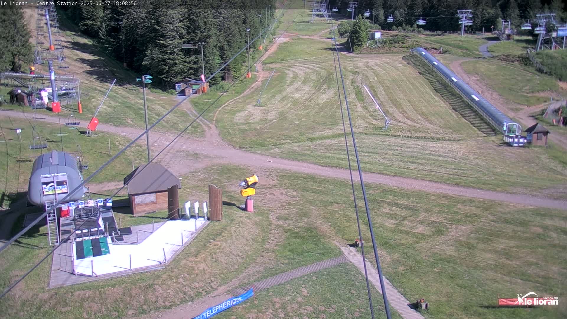 Le Lioran Ski Slopes Live Cam - Laveissiere, Cantal, Auvergne-Rhone-Alpes, France