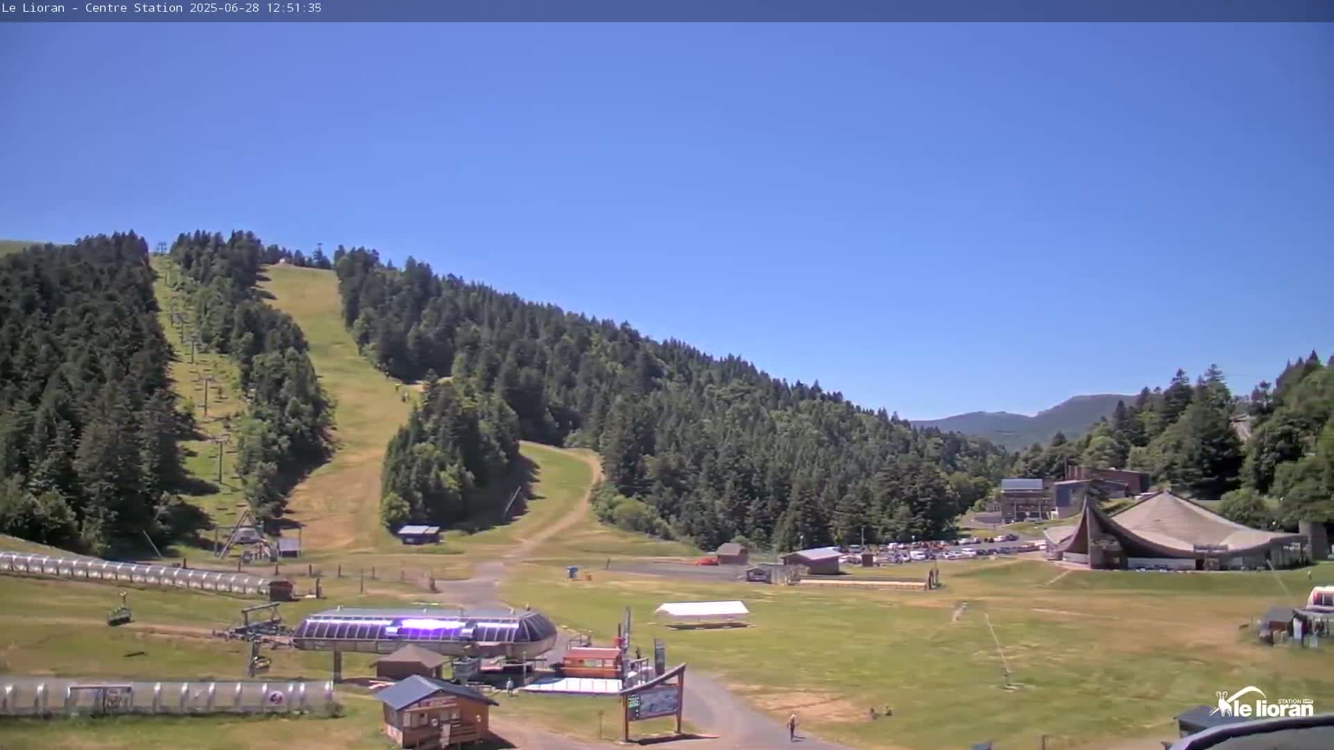 Le Lioran Ski Slopes Live Cam - Laveissiere, Cantal, Auvergne-Rhone-Alpes, France