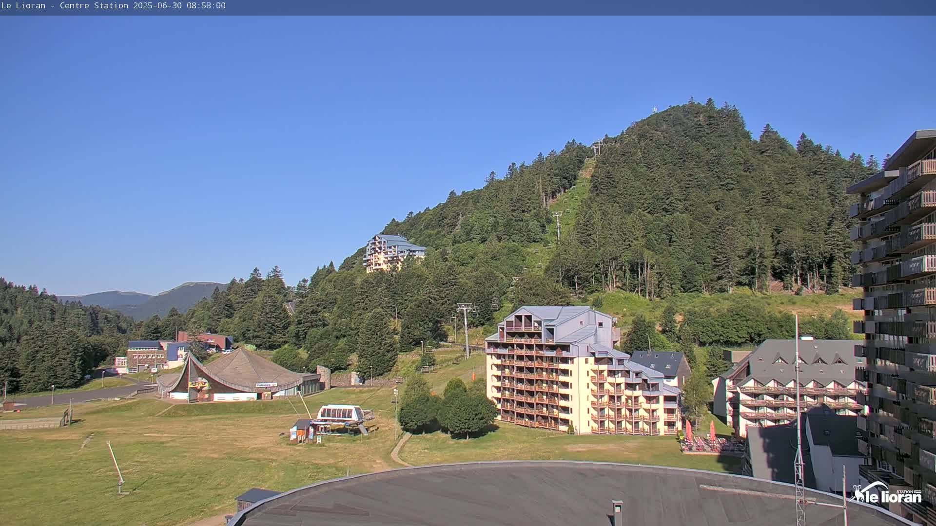 Le Lioran Ski Slopes Live Cam - Laveissiere, Cantal, Auvergne-Rhone-Alpes, France