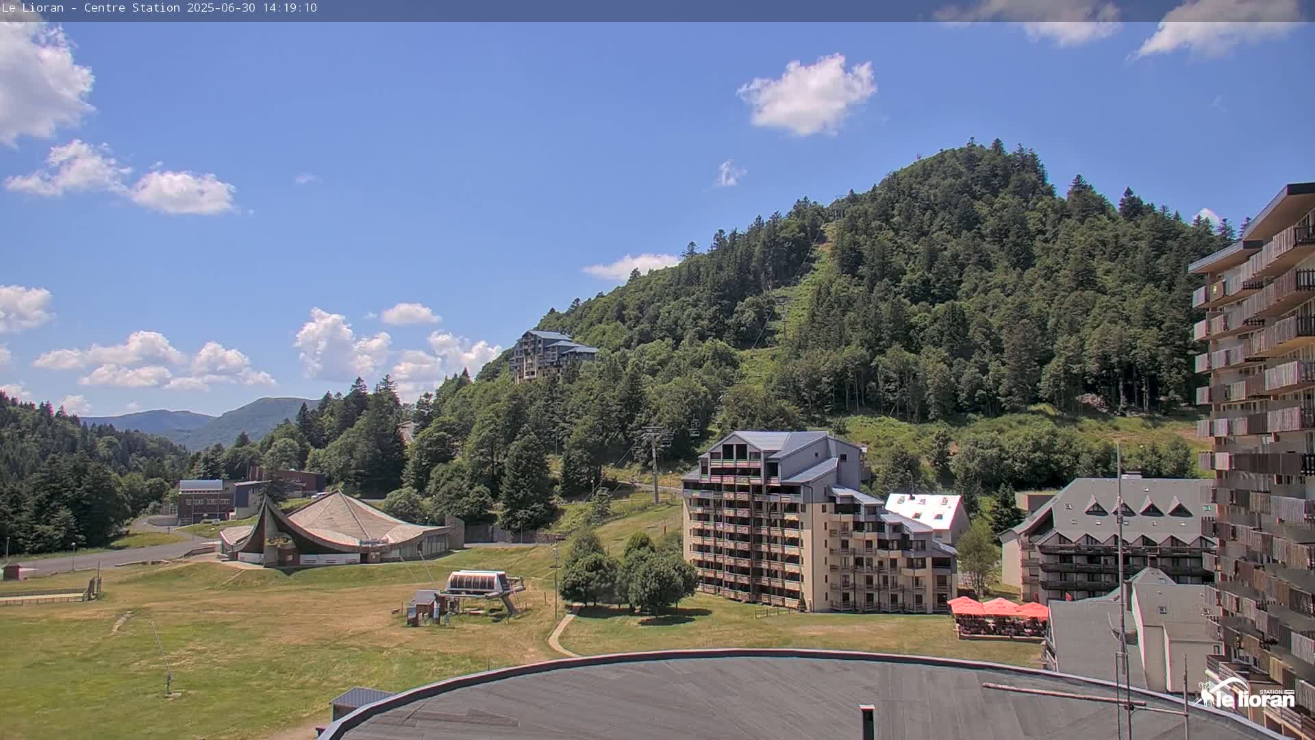 Le Lioran Ski Slopes Live Cam - Laveissiere, Cantal, Auvergne-Rhone-Alpes, France