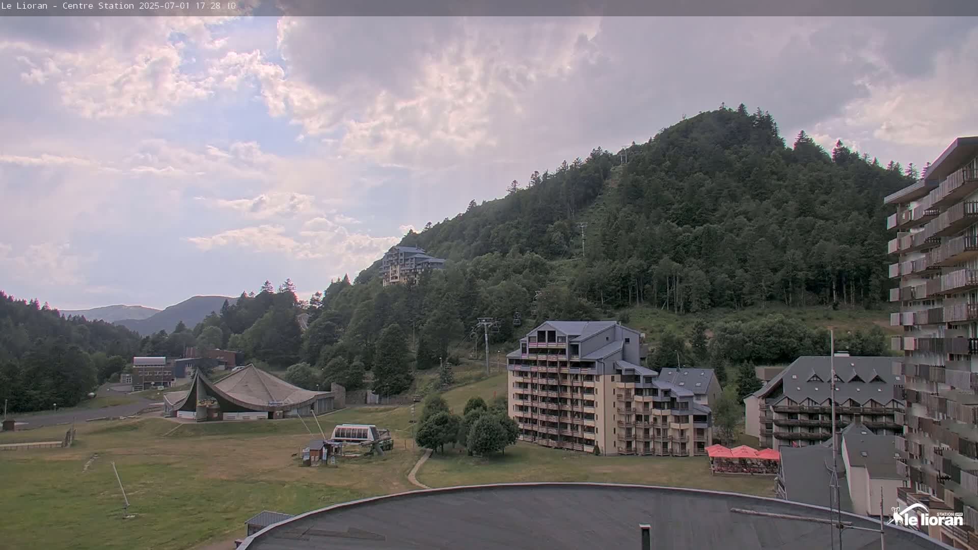 Le Lioran Ski Slopes Live Cam - Laveissiere, Cantal, Auvergne-Rhone-Alpes, France