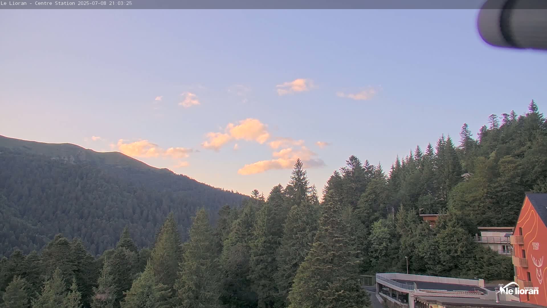 Le Lioran Ski Slopes Live Cam - Laveissiere, Cantal, Auvergne-Rhone-Alpes, France