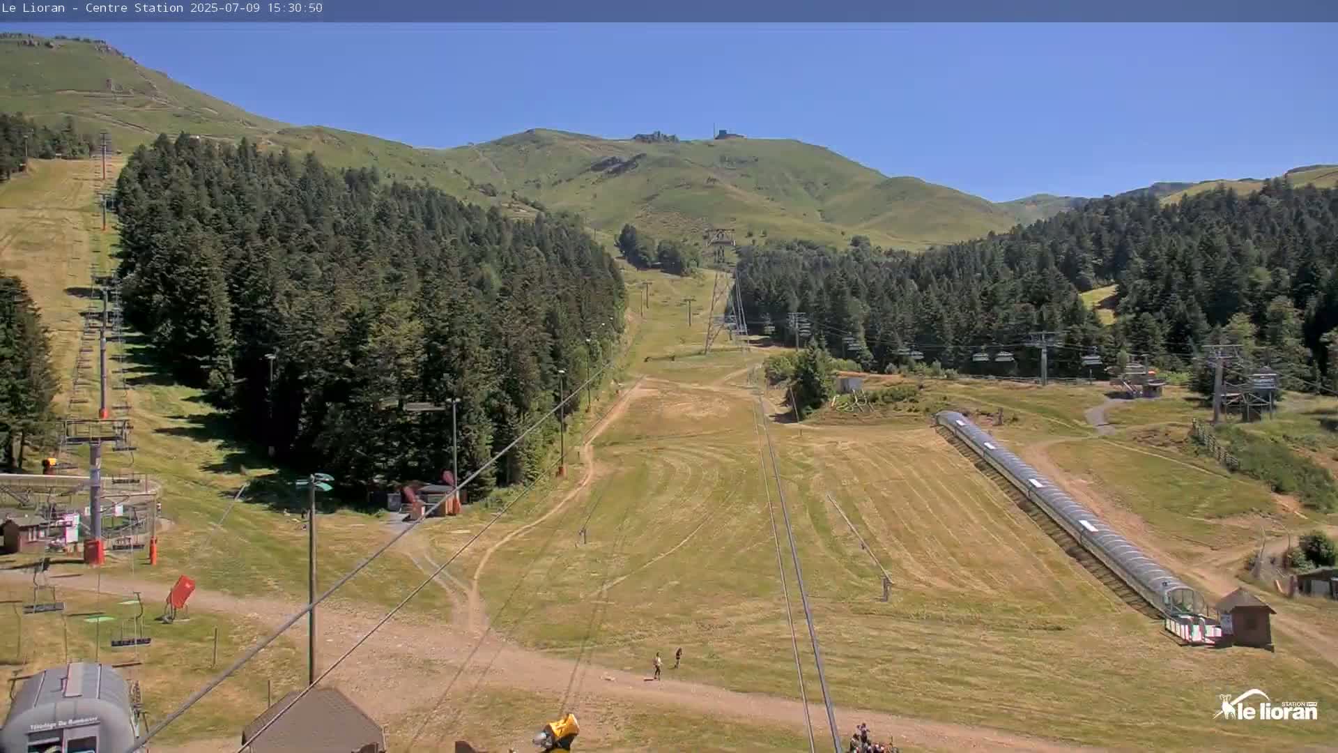 Le Lioran Ski Slopes Live Cam - Laveissiere, Cantal, Auvergne-Rhone-Alpes, France