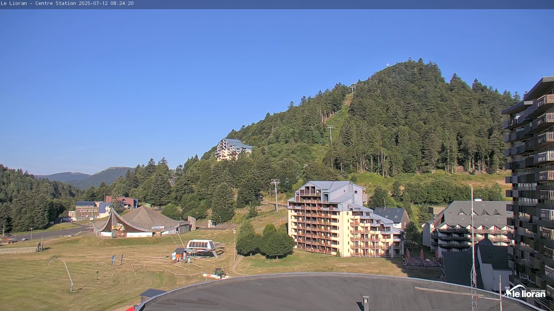 Le Lioran Ski Slopes Live Cam - Laveissiere, Cantal, Auvergne-Rhone-Alpes, France