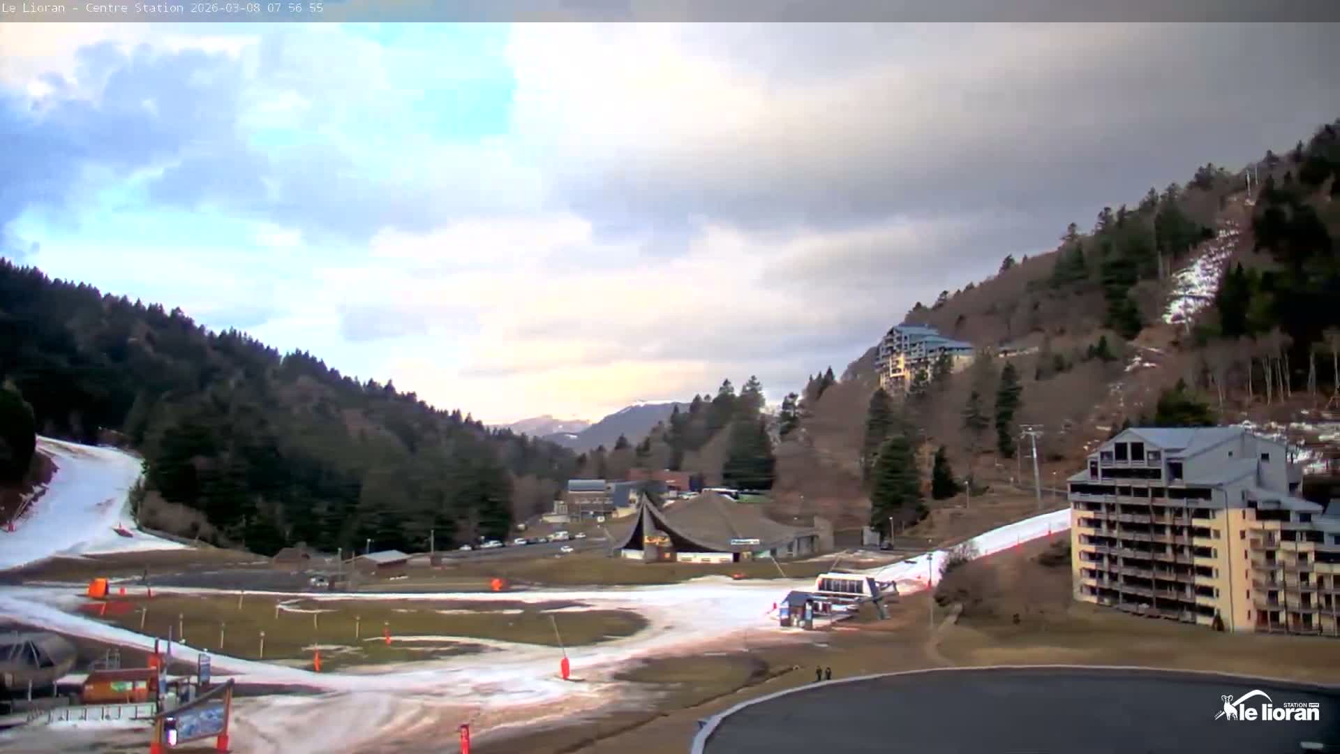 Le Lioran Ski Slopes Live Cam - Laveissiere, Cantal, Auvergne-Rhone-Alpes, France