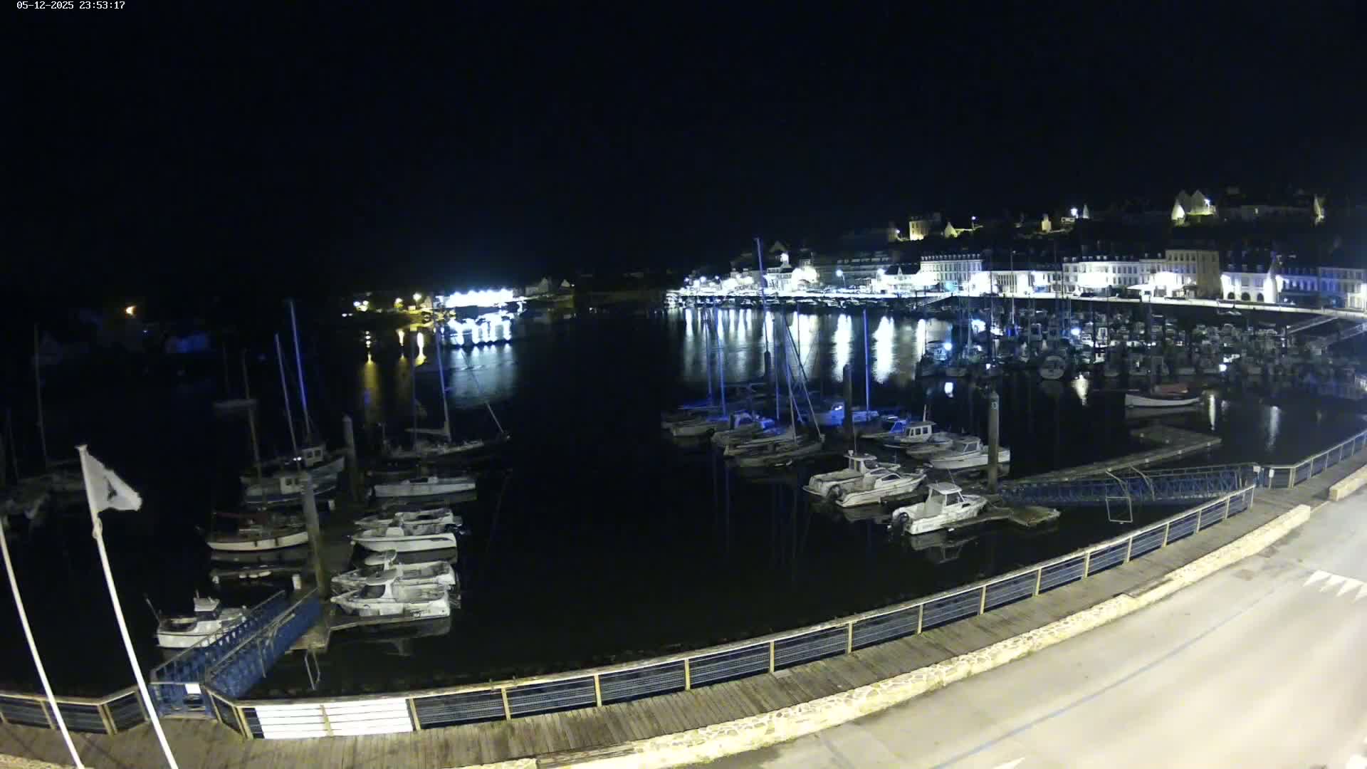 Audierne  Port - Marine  & City View Live Cam - Quimper, Finistere, Bretagne, France
