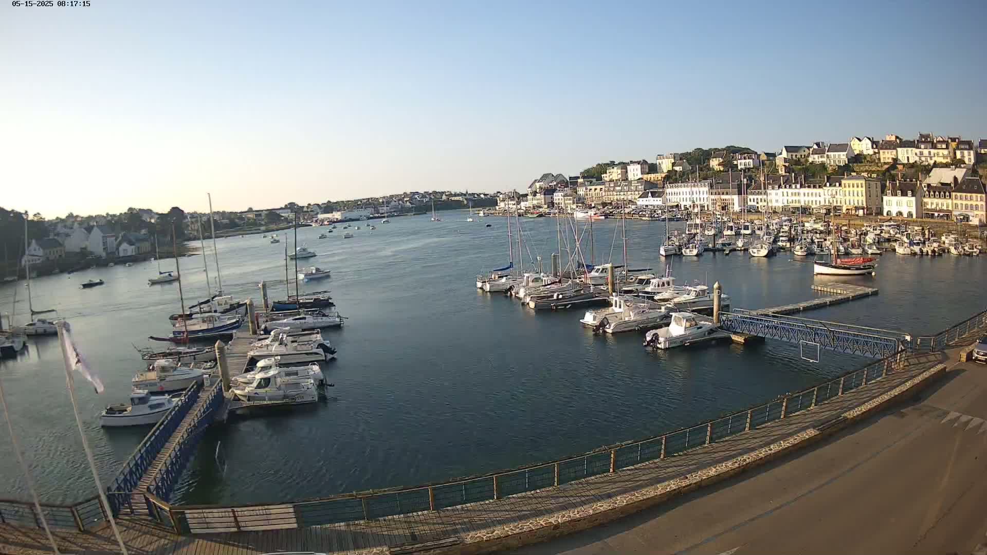 Audierne  Port - Marine  & City View Live Cam - Quimper, Finistere, Bretagne, France