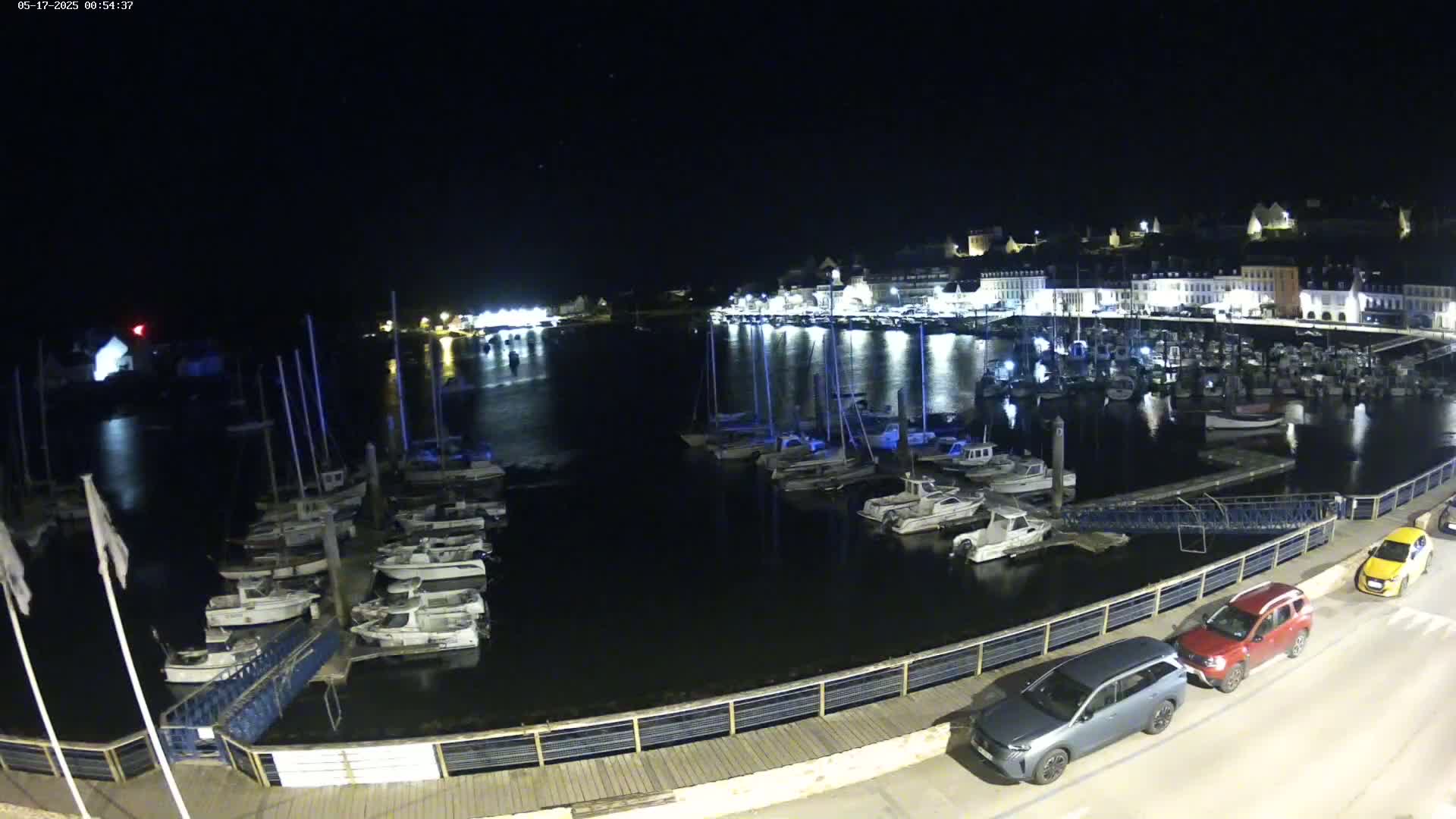 Audierne  Port - Marine  & City View Live Cam - Quimper, Finistere, Bretagne, France