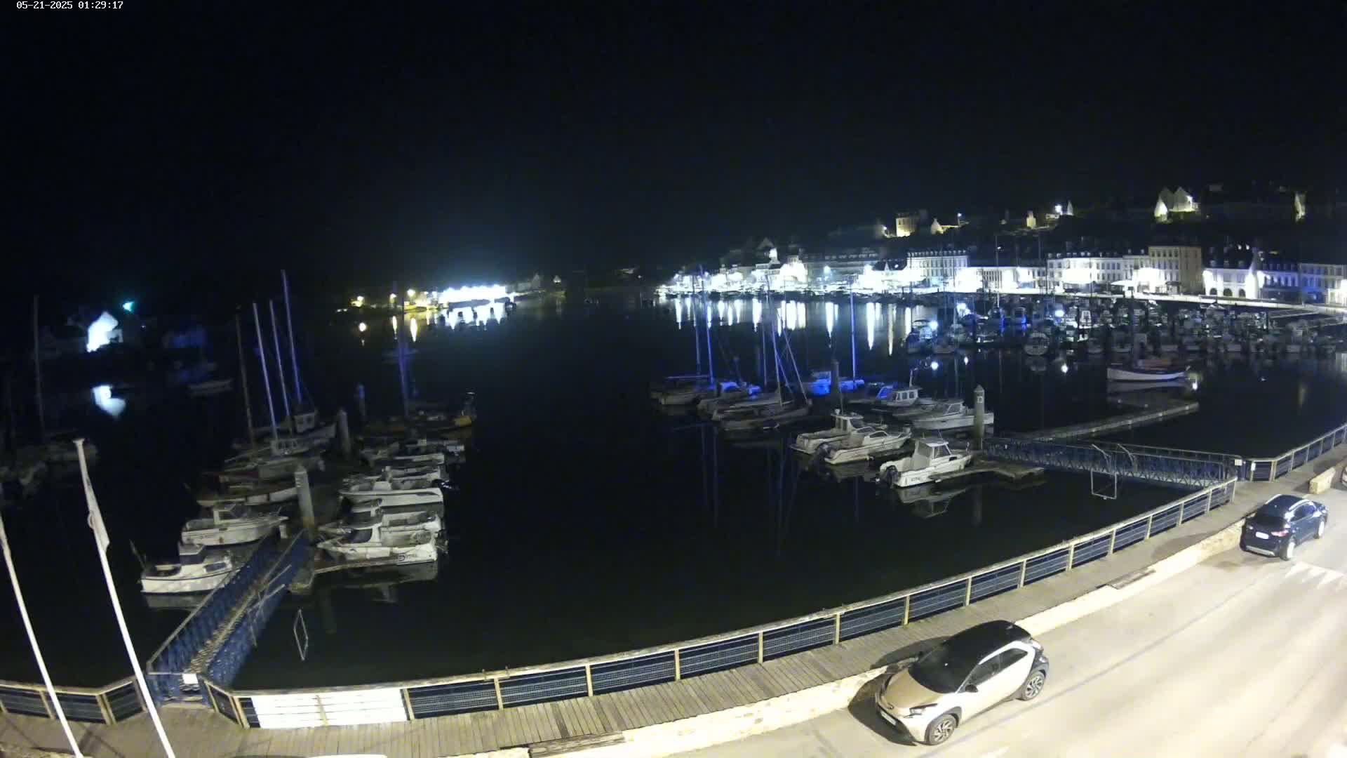 Audierne  Port - Marine  & City View Live Cam - Quimper, Finistere, Bretagne, France