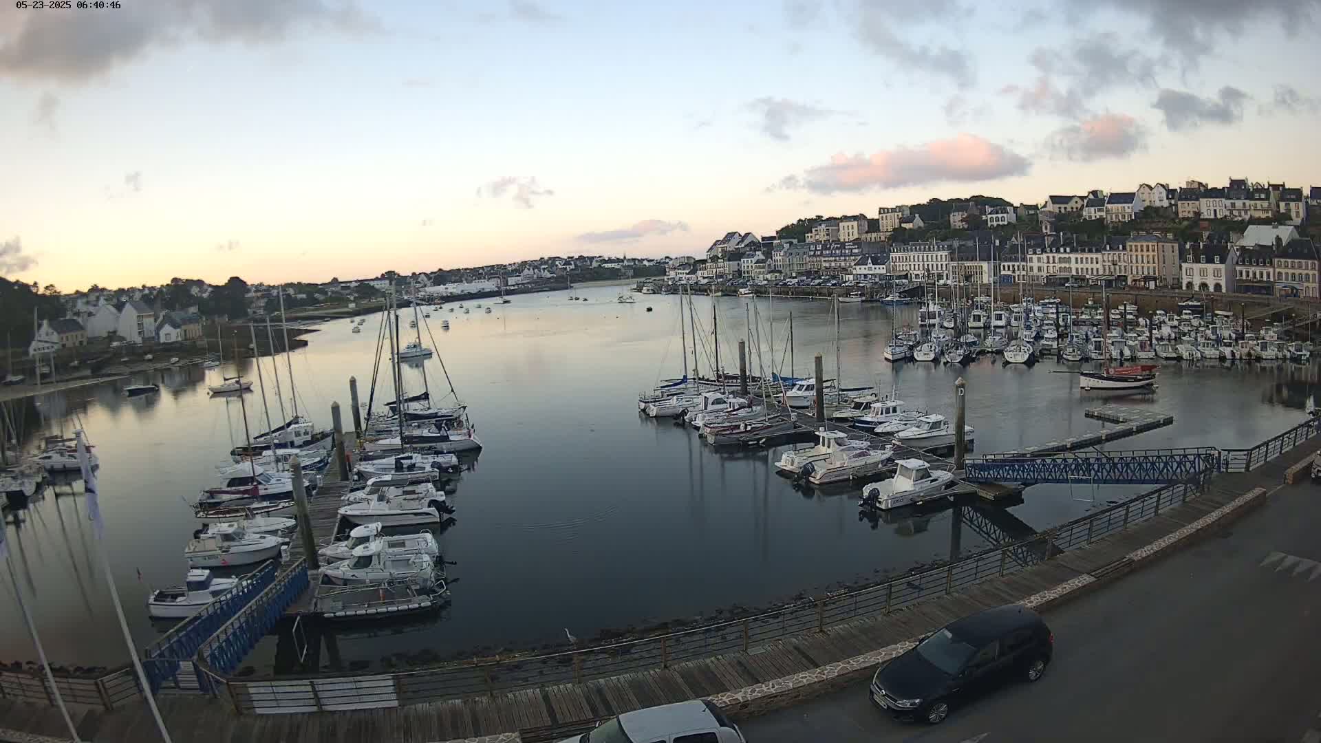 Audierne  Port - Marine  & City View Live Cam - Quimper, Finistere, Bretagne, France