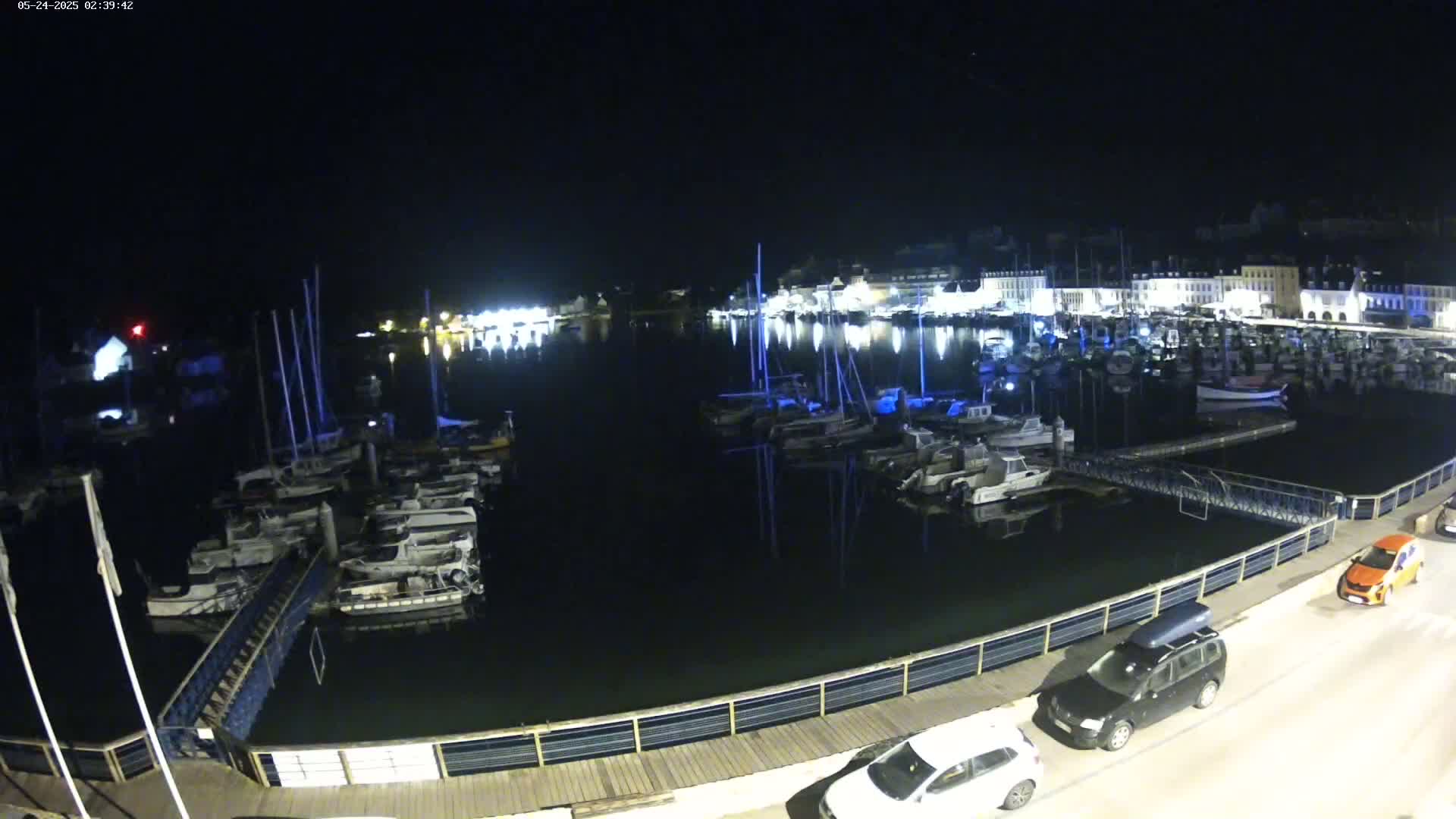 Audierne  Port - Marine  & City View Live Cam - Quimper, Finistere, Bretagne, France
