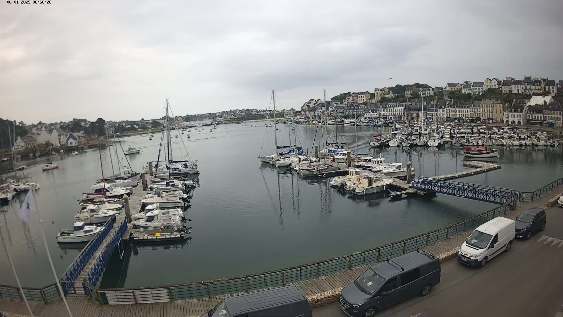 Audierne  Port - Marine  & City View Live Cam - Quimper, Finistere, Bretagne, France