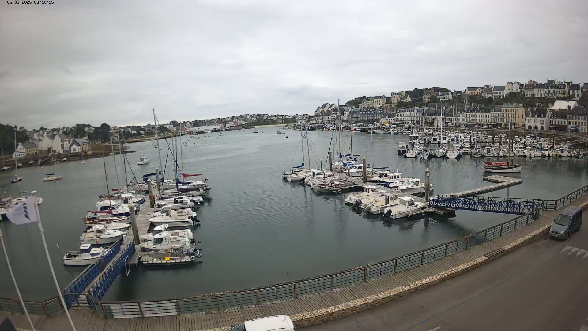 Audierne  Port - Marine  & City View Live Cam - Quimper, Finistere, Bretagne, France