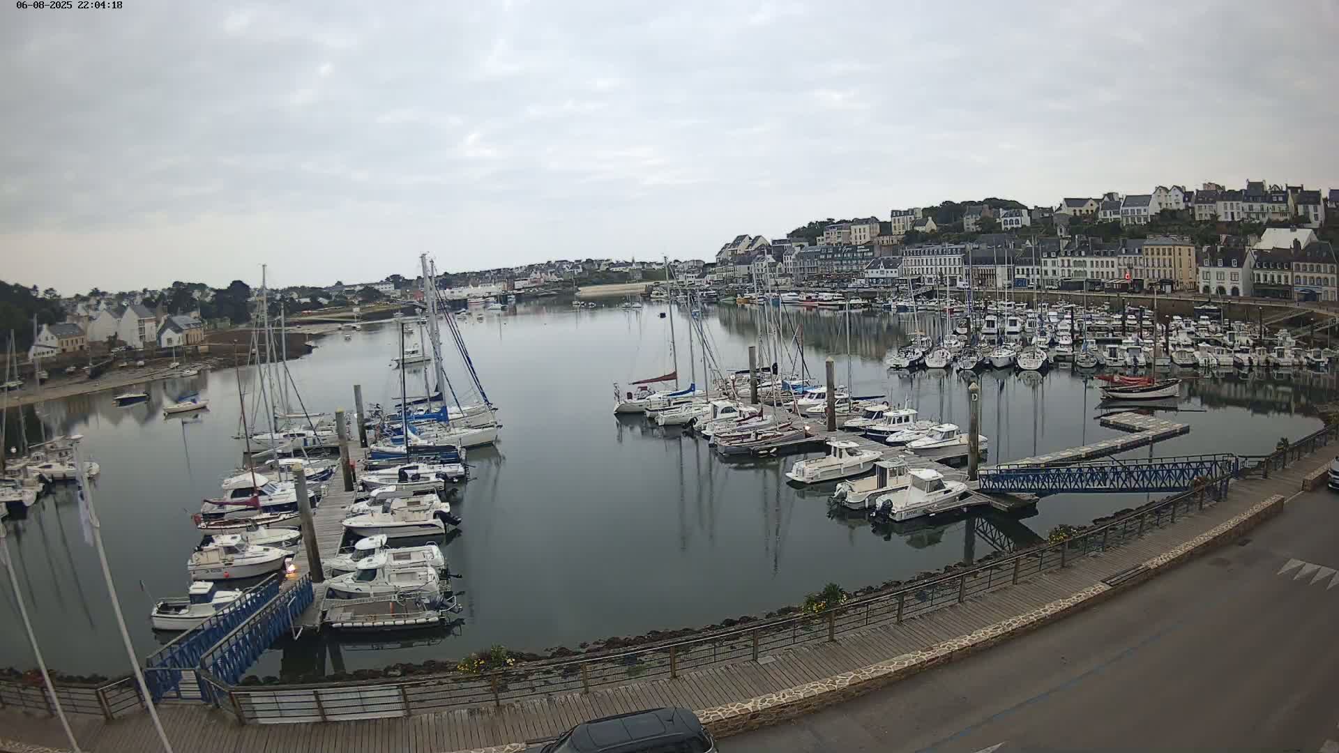 Audierne  Port - Marine  & City View Live Cam - Quimper, Finistere, Bretagne, France