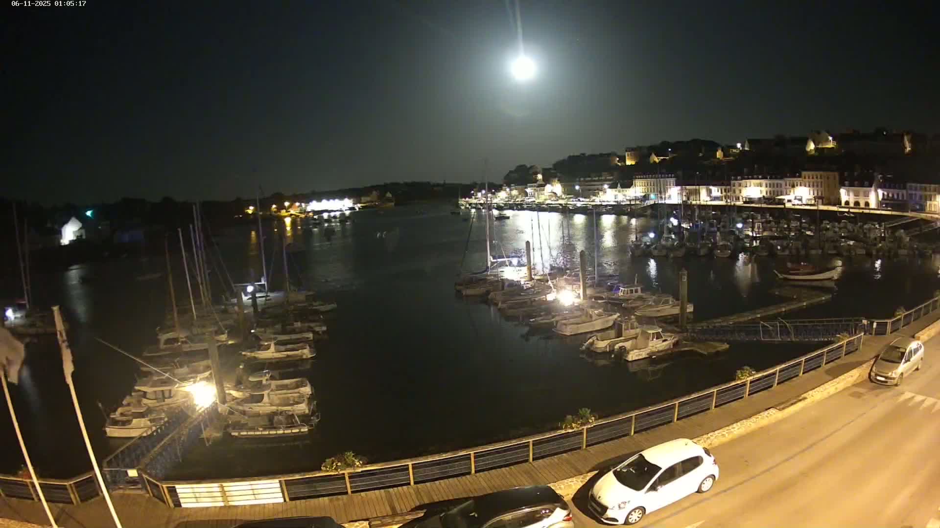 Audierne  Port - Marine  & City View Live Cam - Quimper, Finistere, Bretagne, France