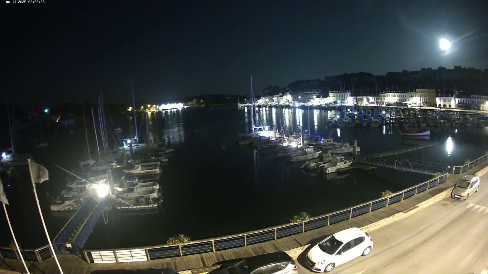 Audierne  Port - Marine  & City View Live Cam - Quimper, Finistere, Bretagne, France