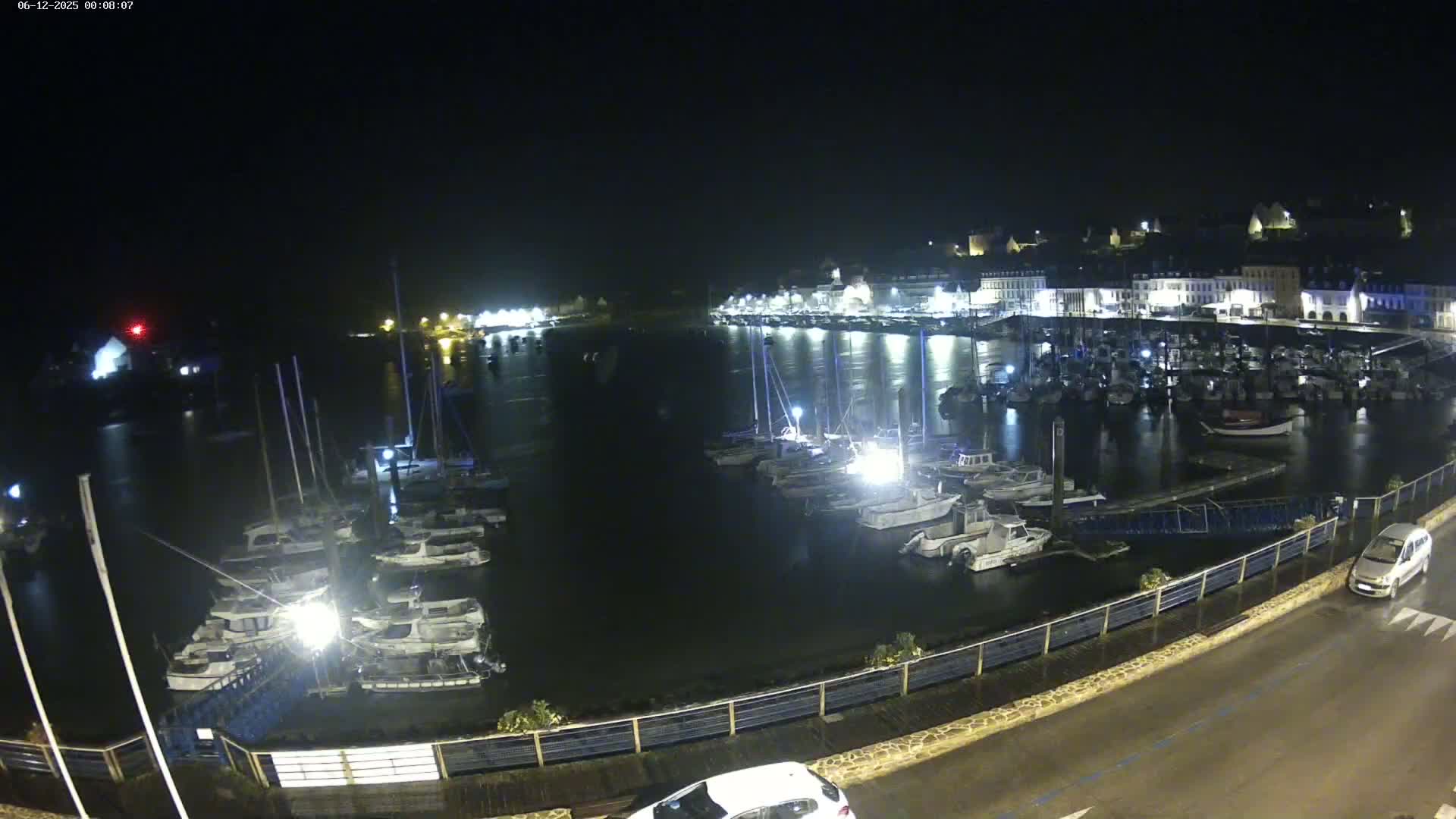 Audierne  Port - Marine  & City View Live Cam - Quimper, Finistere, Bretagne, France