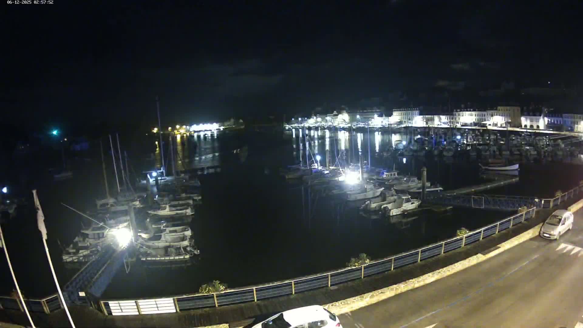 Audierne  Port - Marine  & City View Live Cam - Quimper, Finistere, Bretagne, France