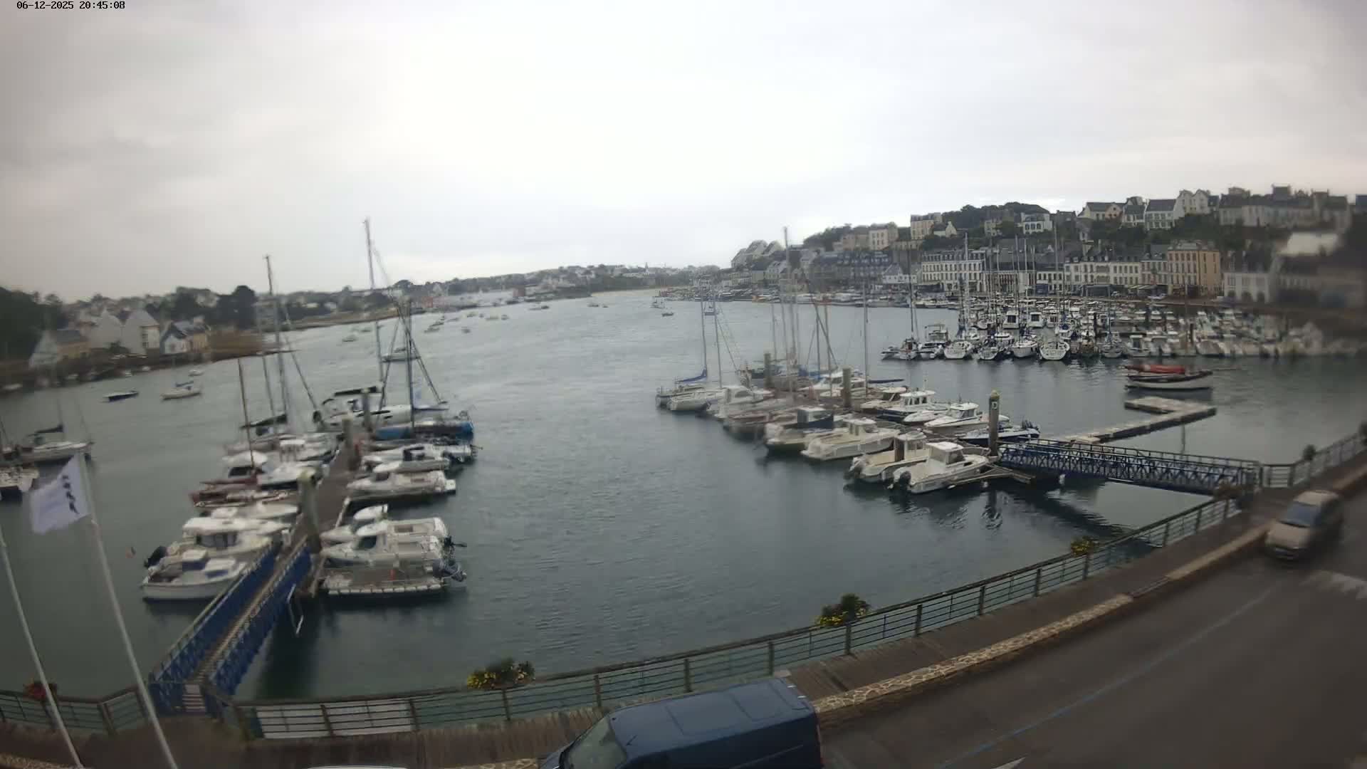 Audierne  Port - Marine  & City View Live Cam - Quimper, Finistere, Bretagne, France