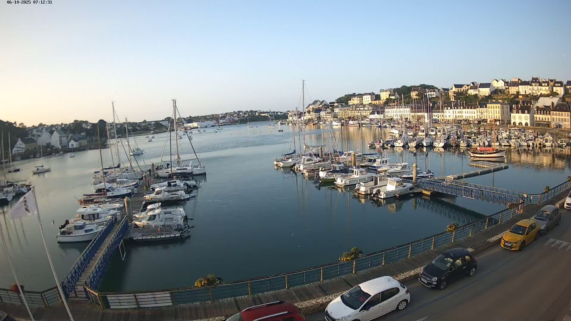 Audierne  Port - Marine  & City View Live Cam - Quimper, Finistere, Bretagne, France