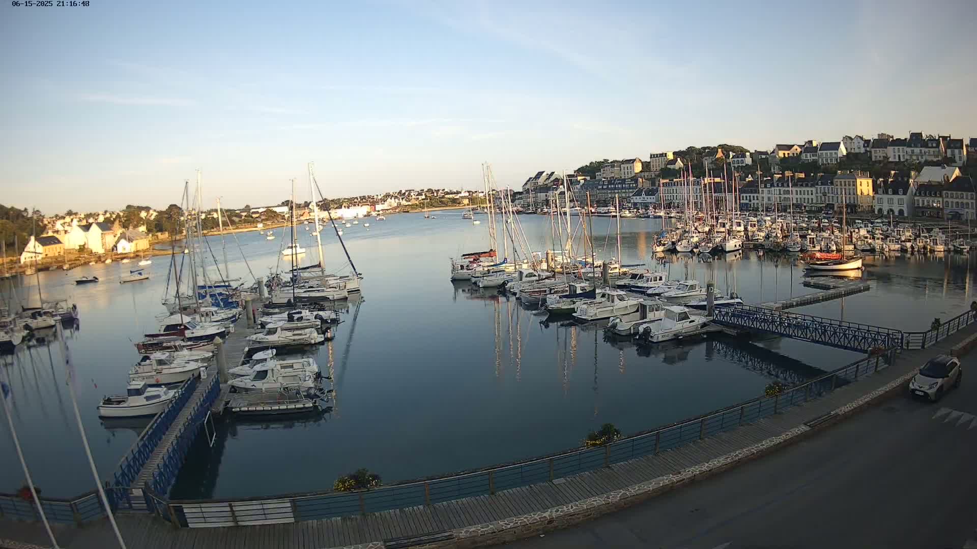 Audierne  Port - Marine  & City View Live Cam - Quimper, Finistere, Bretagne, France