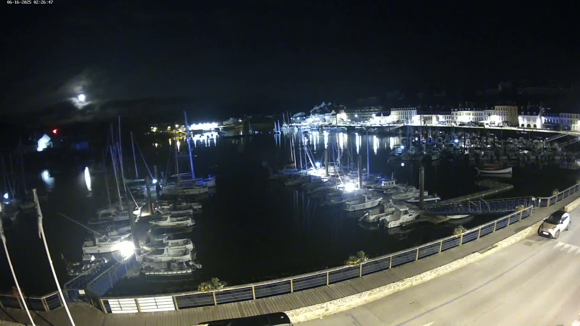 Audierne  Port - Marine  & City View Live Cam - Quimper, Finistere, Bretagne, France