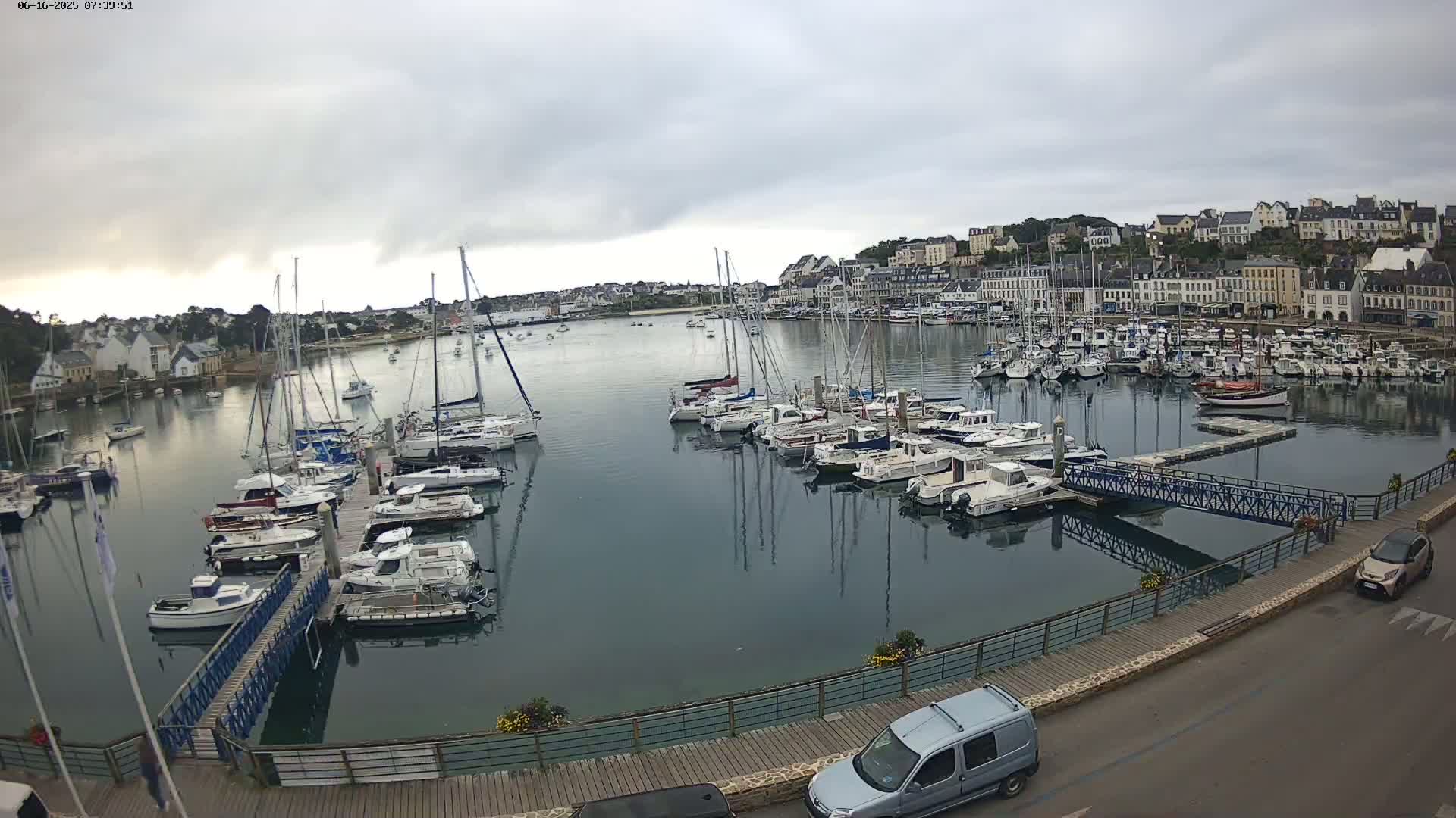 Audierne  Port - Marine  & City View Live Cam - Quimper, Finistere, Bretagne, France